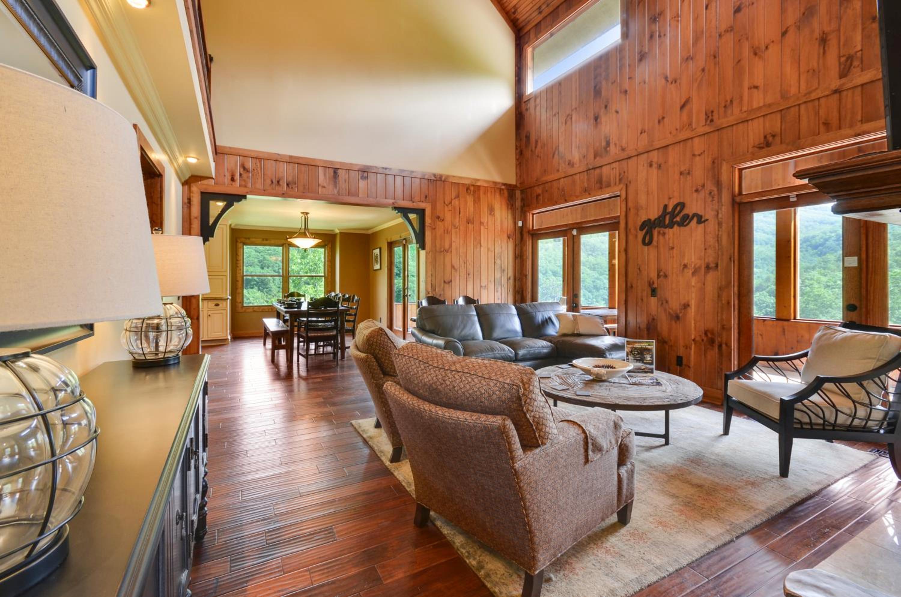 Mossy Brook Lodge by Stony Brook Cabins view 4