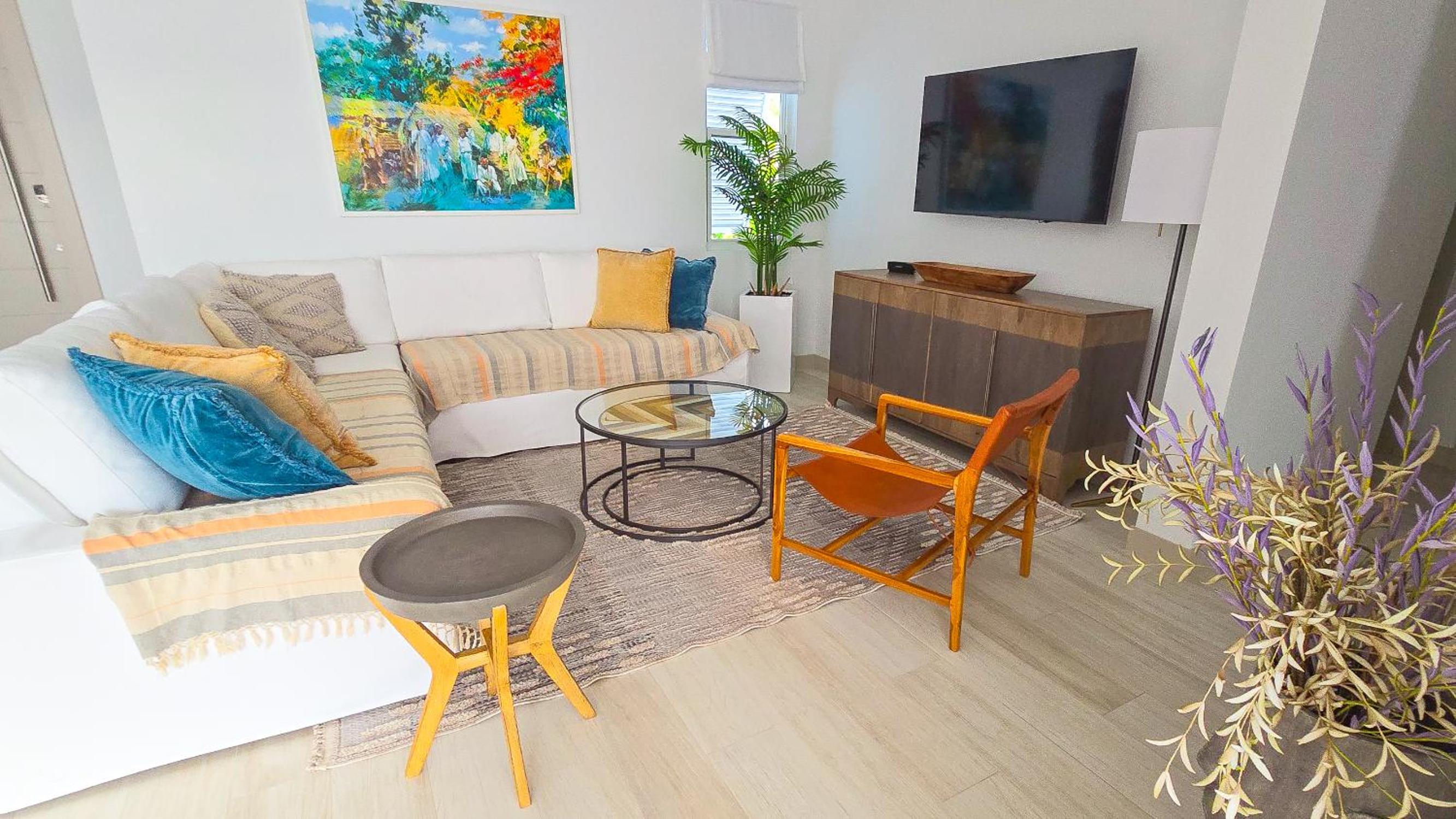 Colourful Serene 3BR Luxury Villa at Porters Place