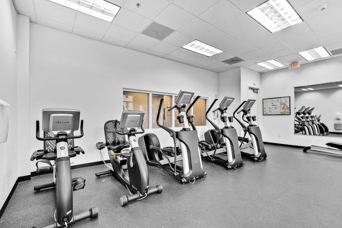 Brickell Key Gem: Stylish 1-Bed W/ Free Parking