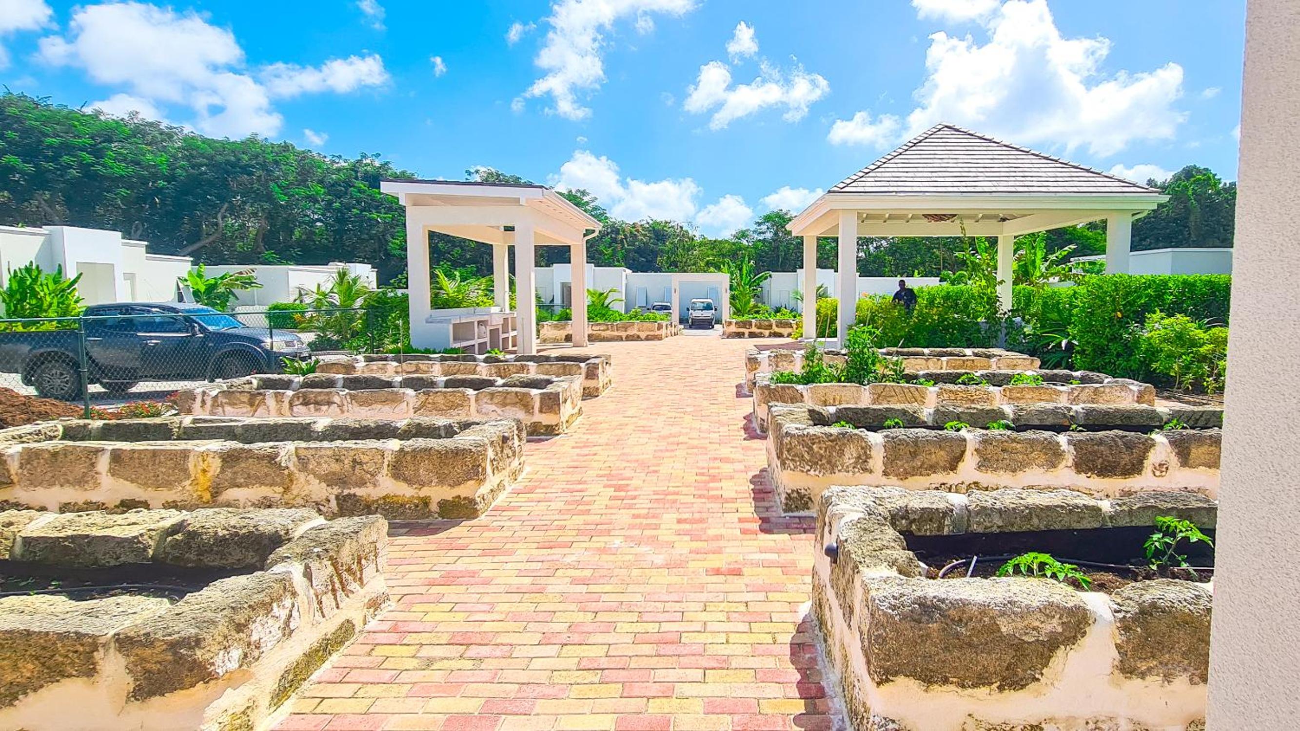 Colourful Serene 3BR Luxury Villa at Porters Place