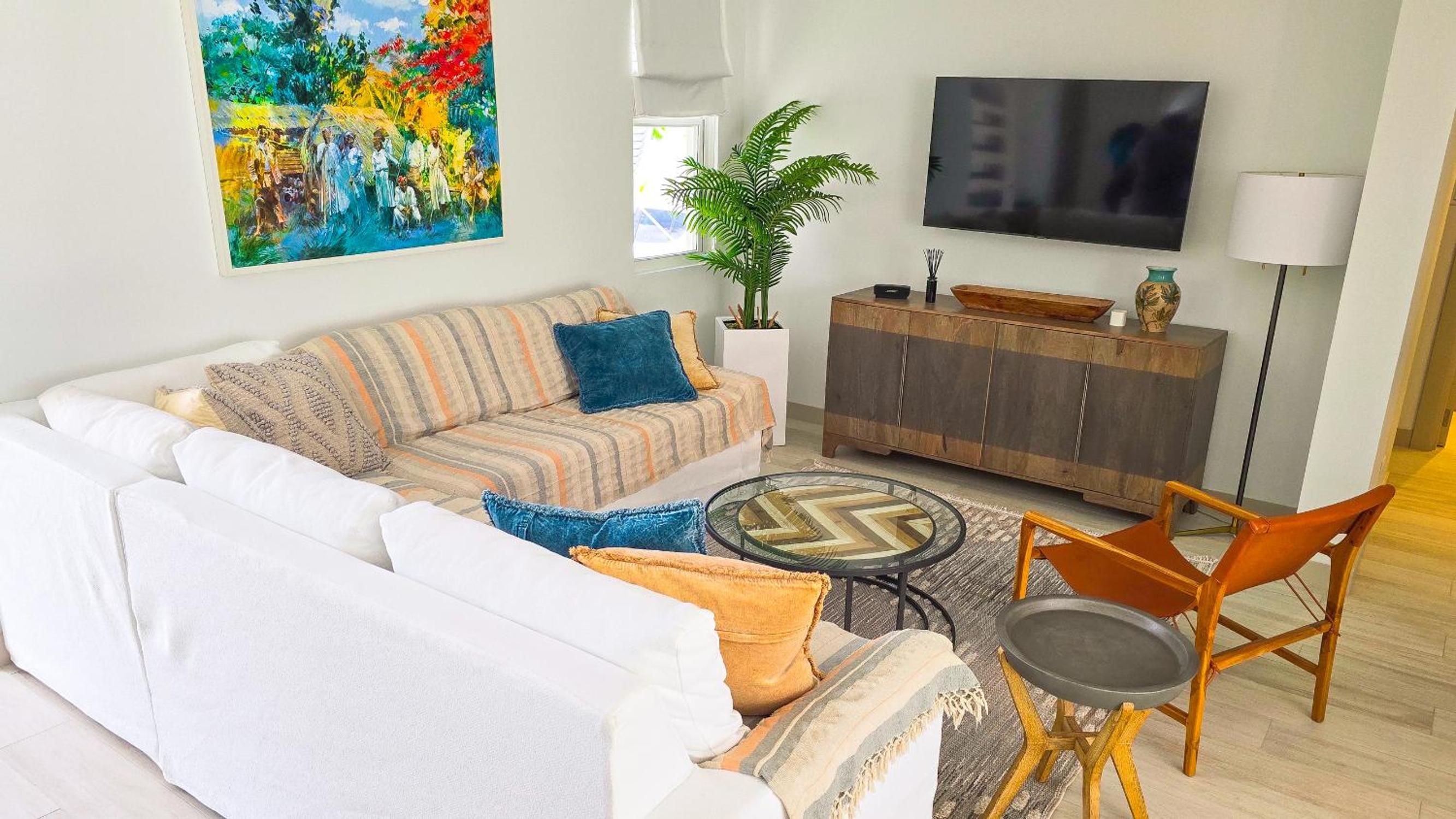 Colourful Serene 3BR Luxury Villa at Porters Place