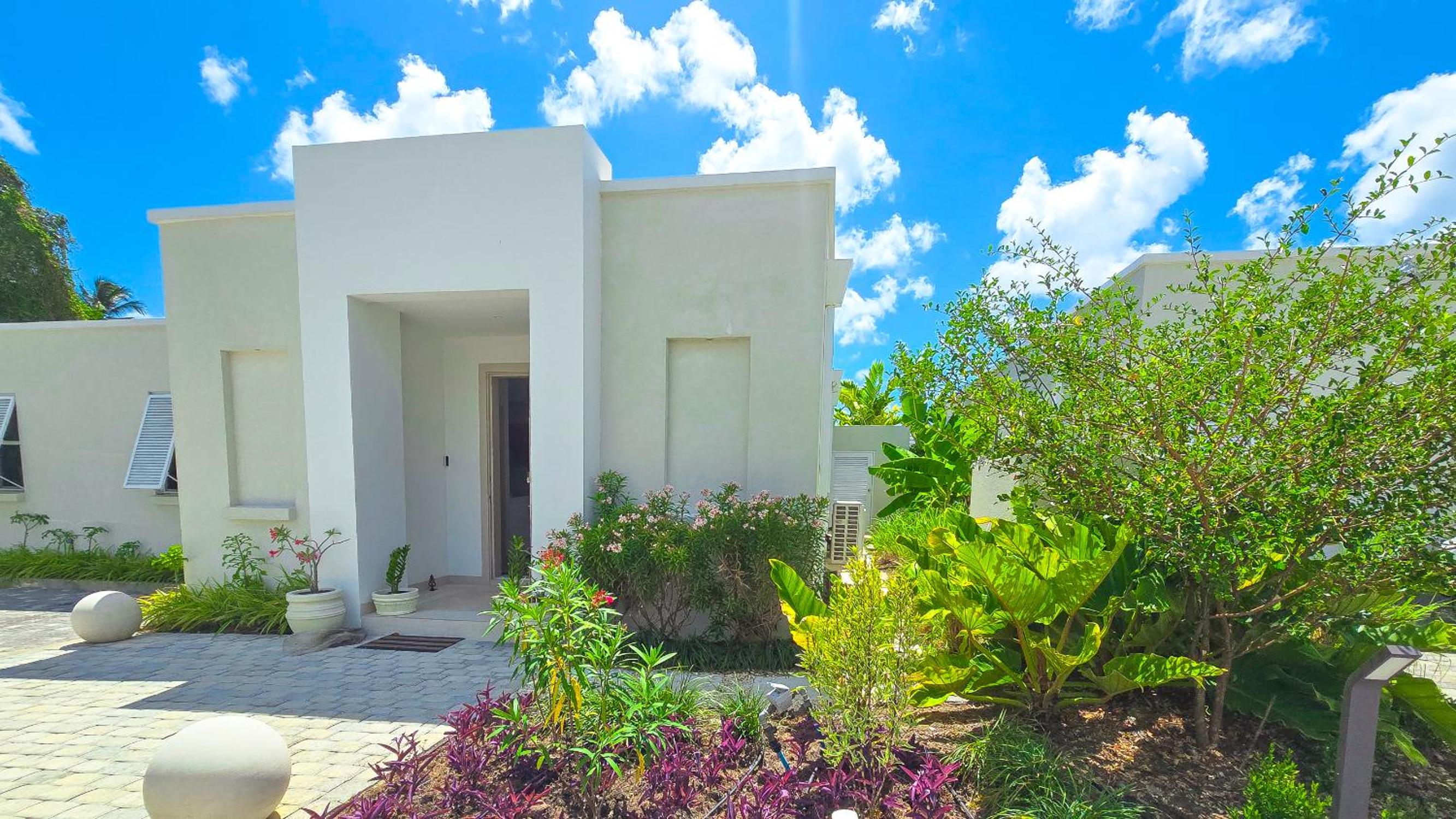 Colourful Serene 3BR Luxury Villa at Porters Place