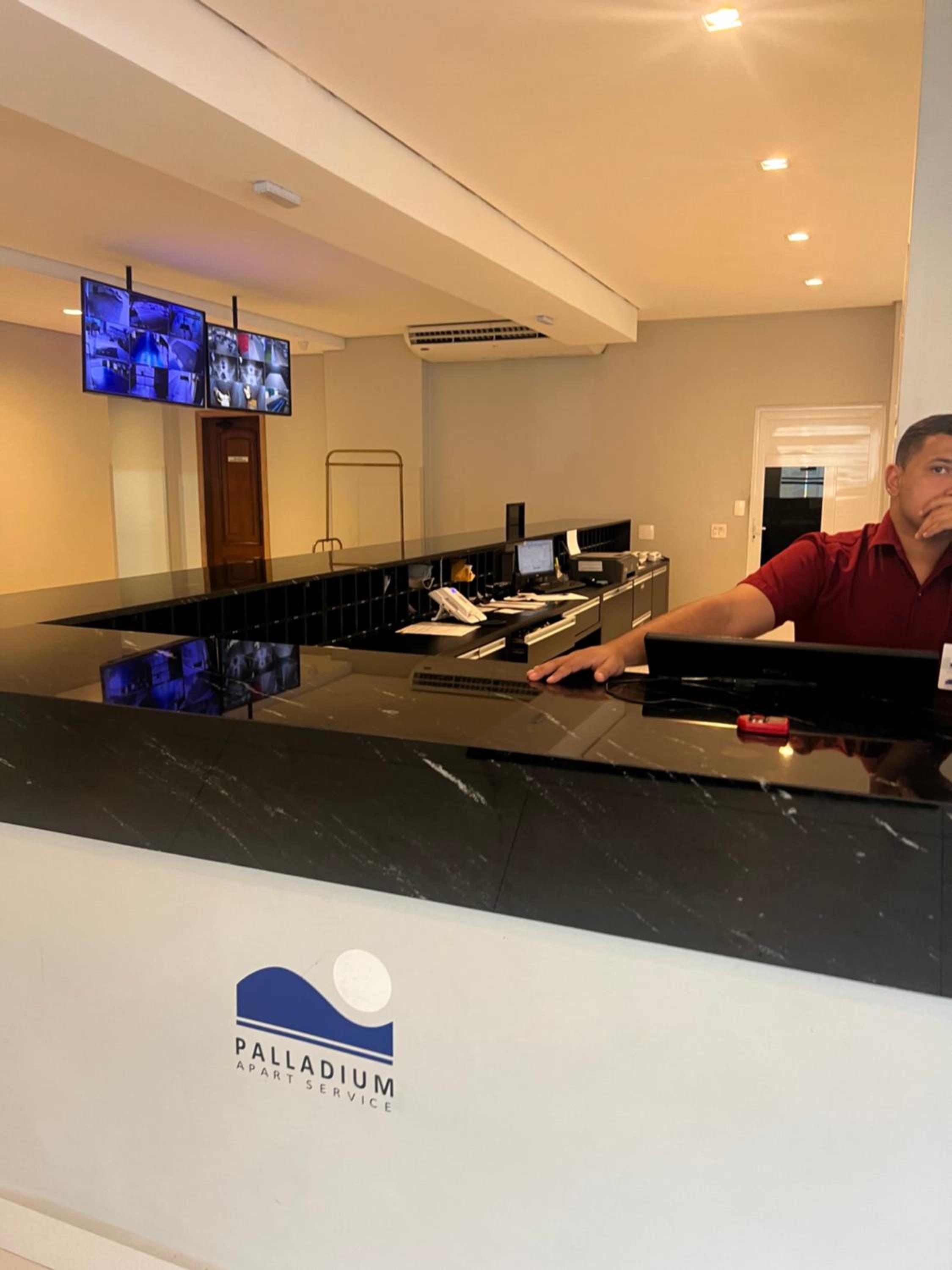 Flat com piscina ao lado da praia