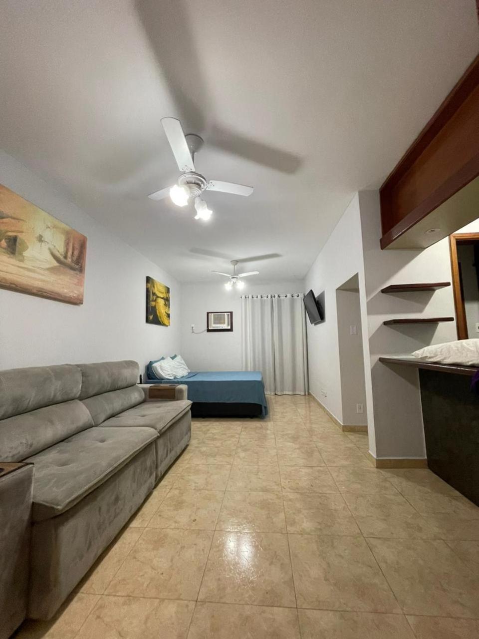 Flat com piscina ao lado da praia