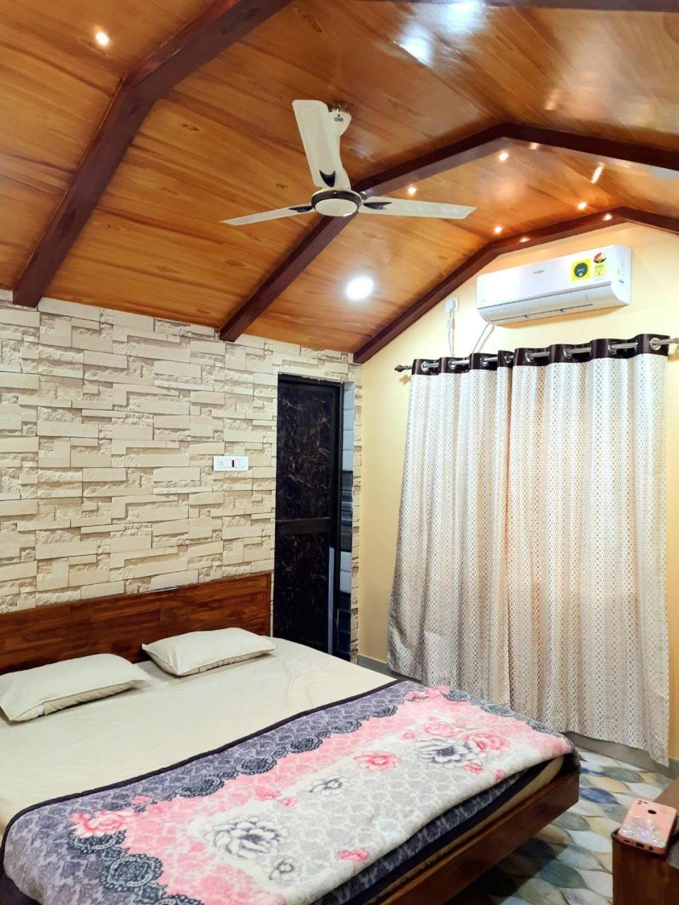 RIVERVIEW FARMHOUSE - resort & farmstay view 4