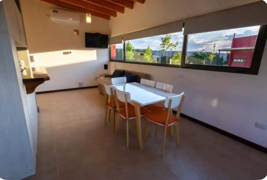 Estancia Yolanda C4 6Pax desayuno - By Inside