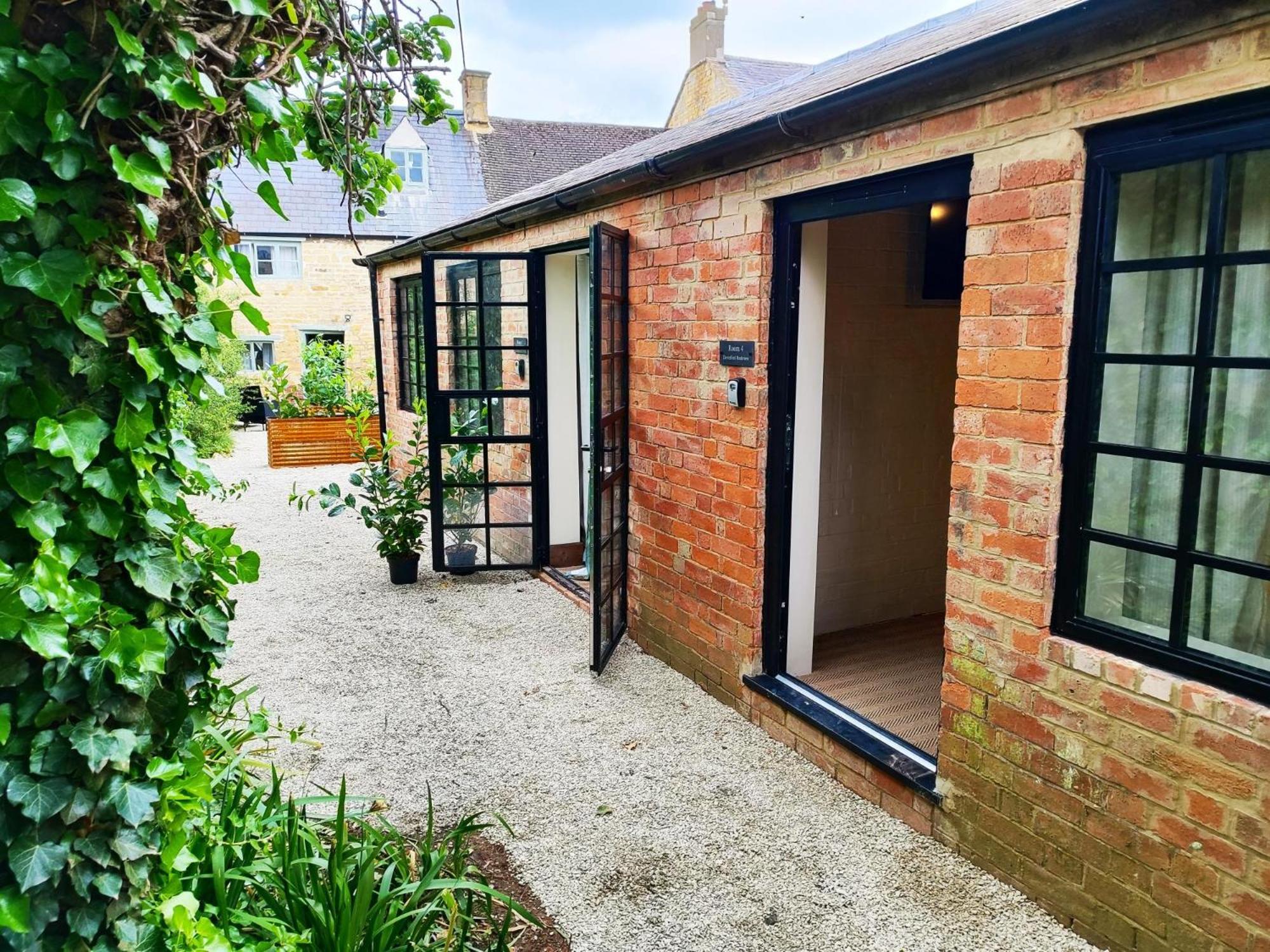 Cotswold Bankview