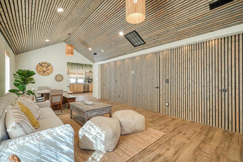 Modern Living in gvltulum view 3