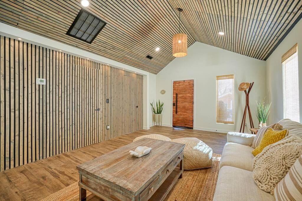 Modern Living in gvltulum view 5
