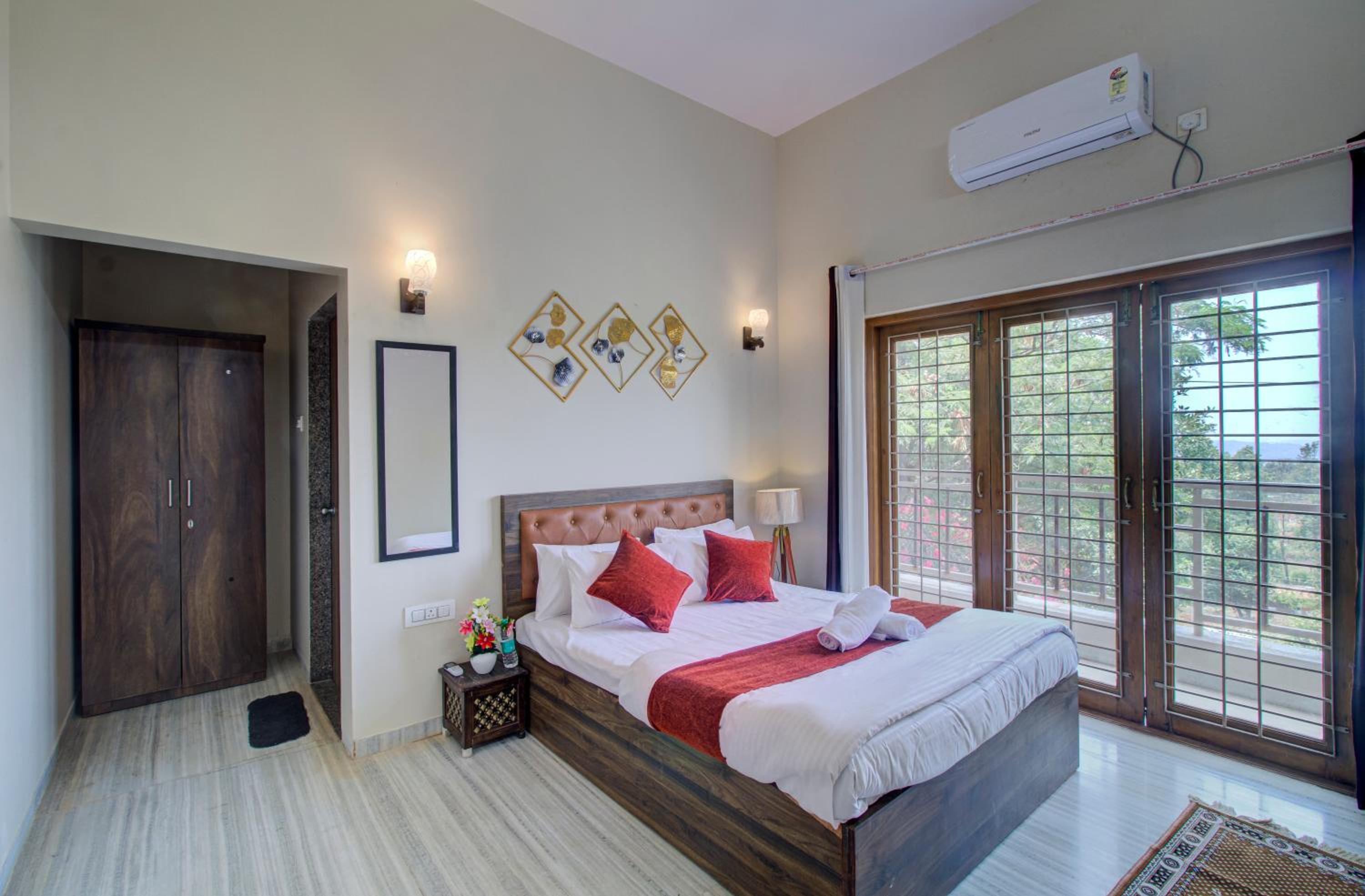 TAJ VILLA Mahabaleshwar view 3