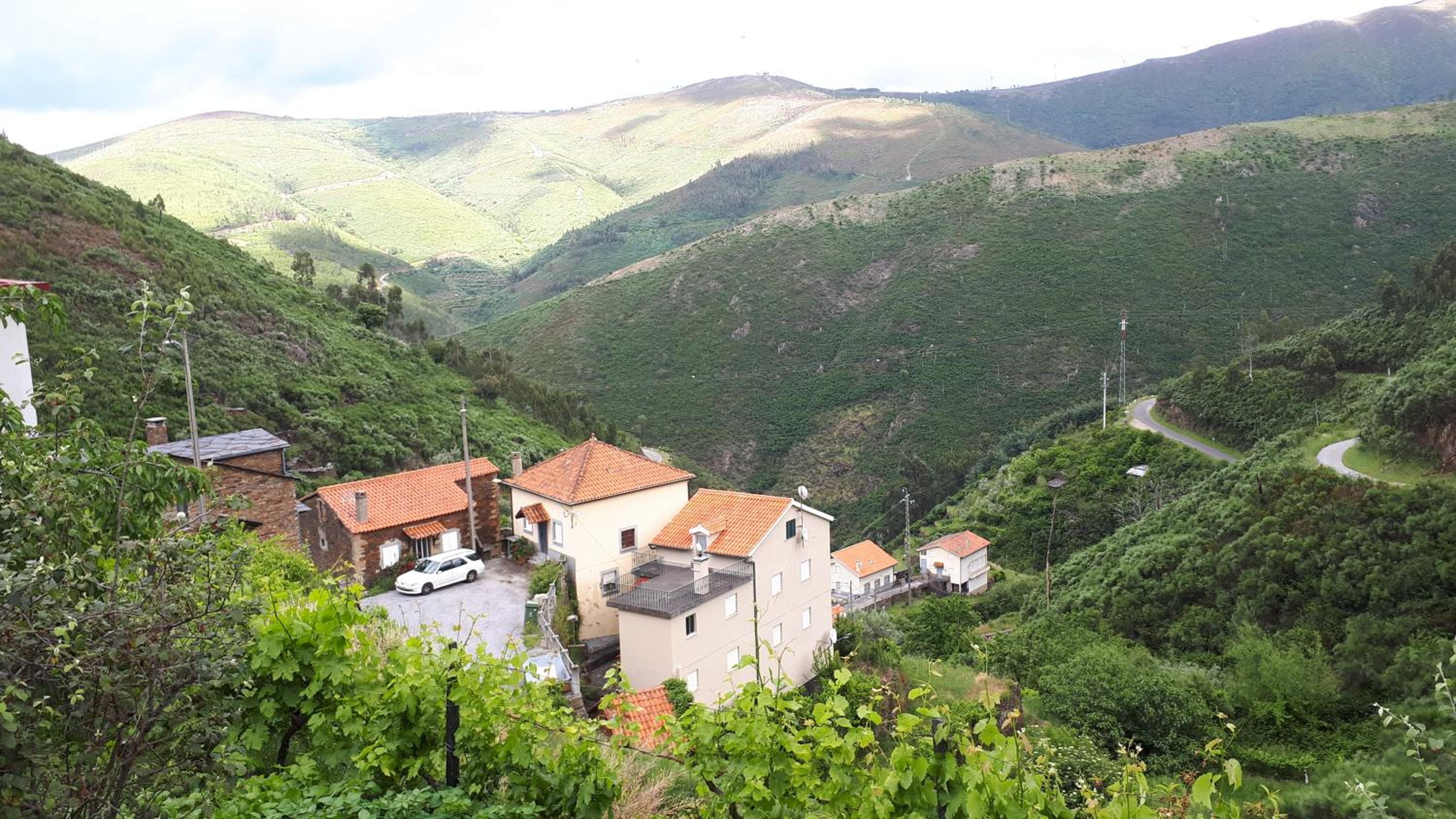 Cantinho de Xisto view 4