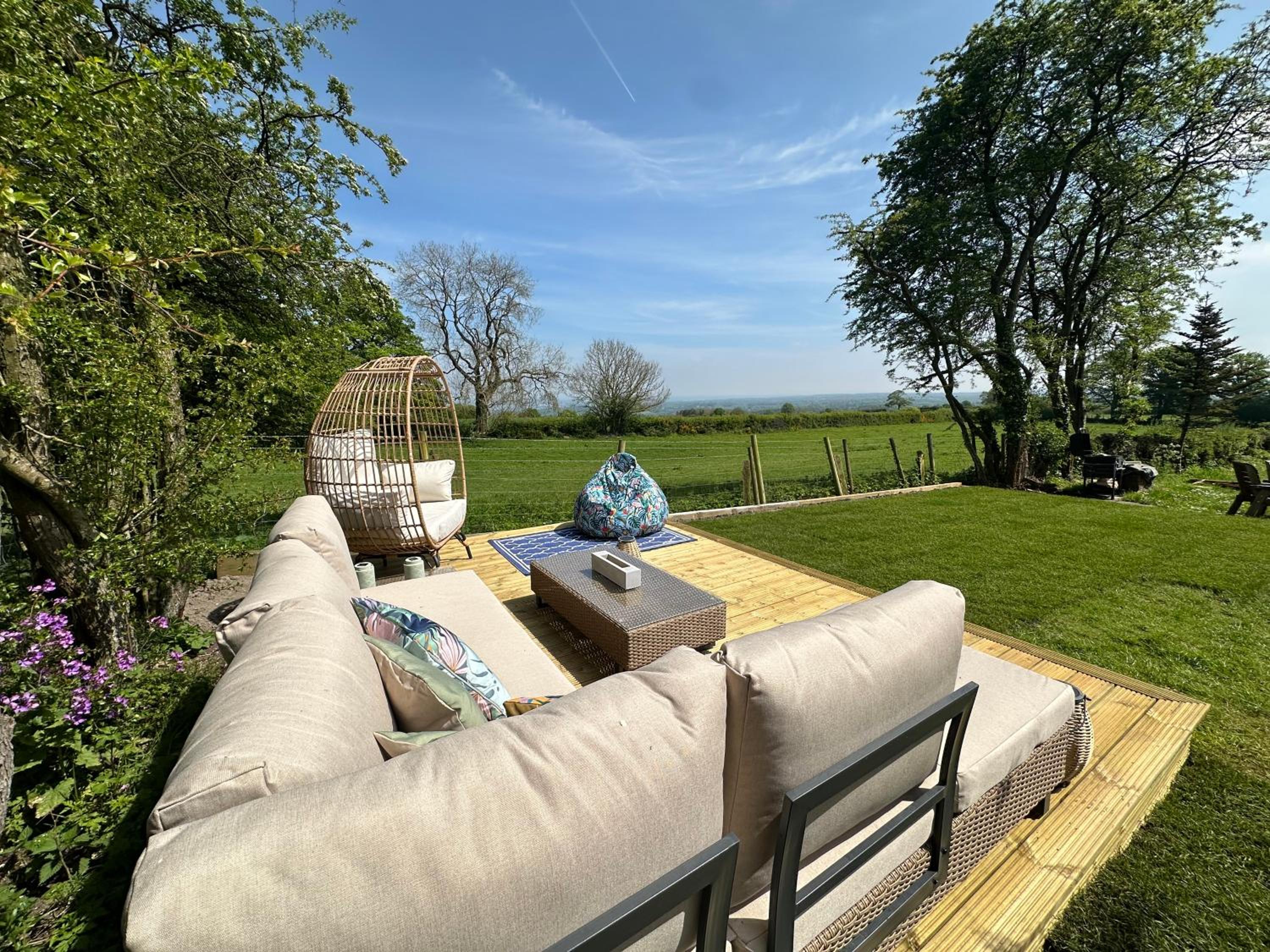 The Coach House North Wales, Amazing views , hot tub, log fire view 4