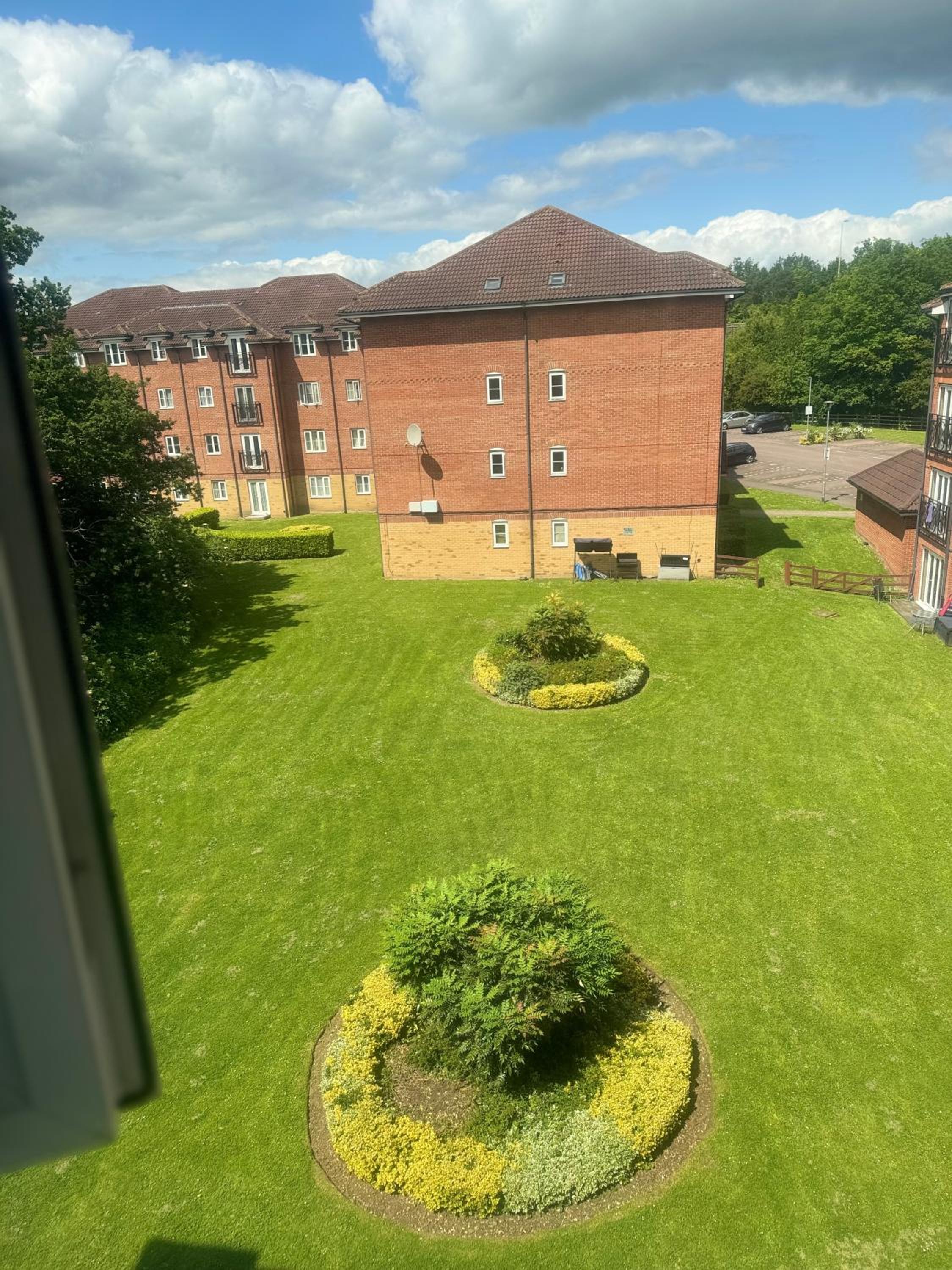 Lux 1 bedroom and a private bathroom in a shared flat with free parking and Netflix, photo 4