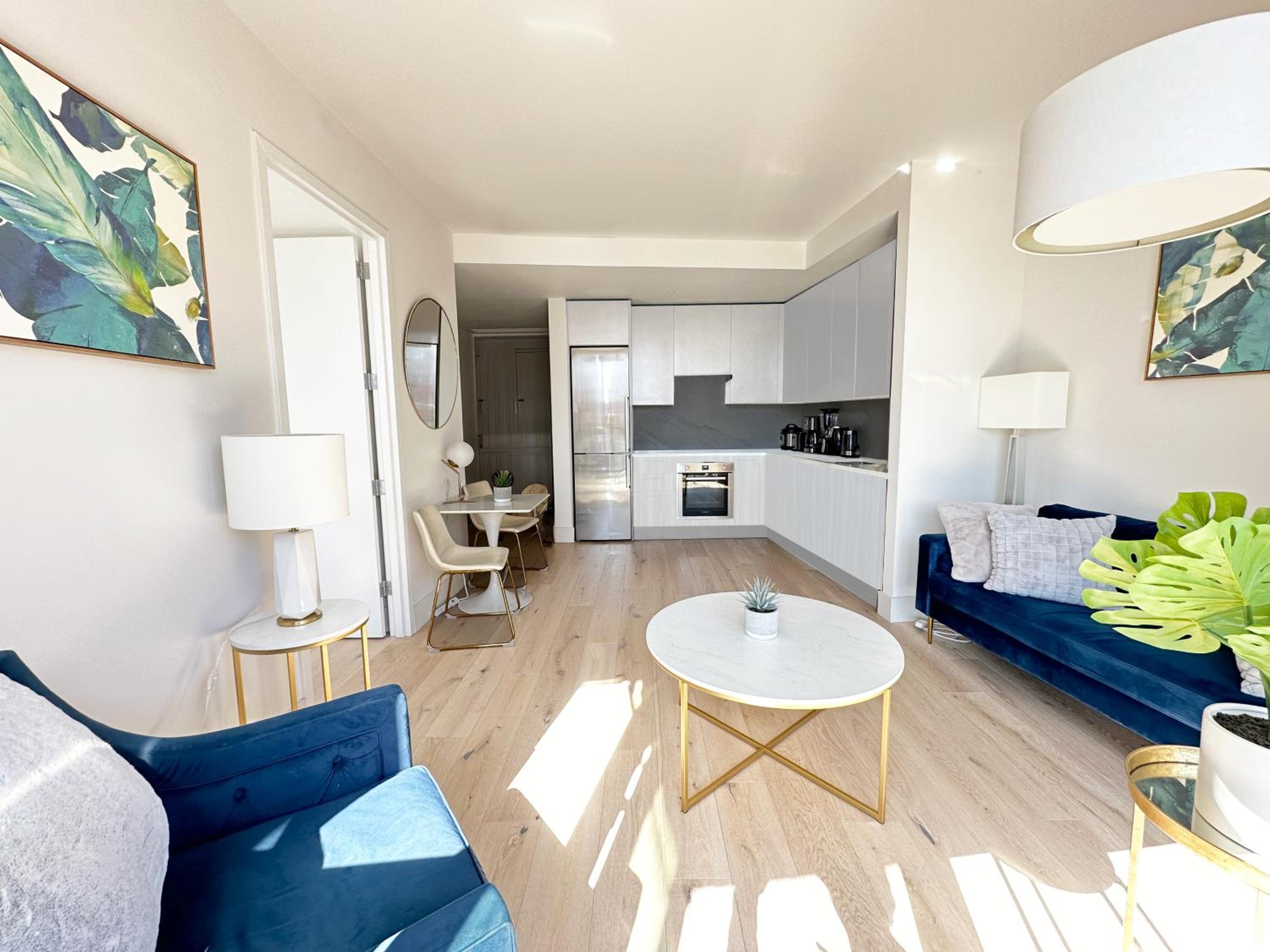 Large 1 Bedroom - Private Balcony - Luxury Building - Manhattan
