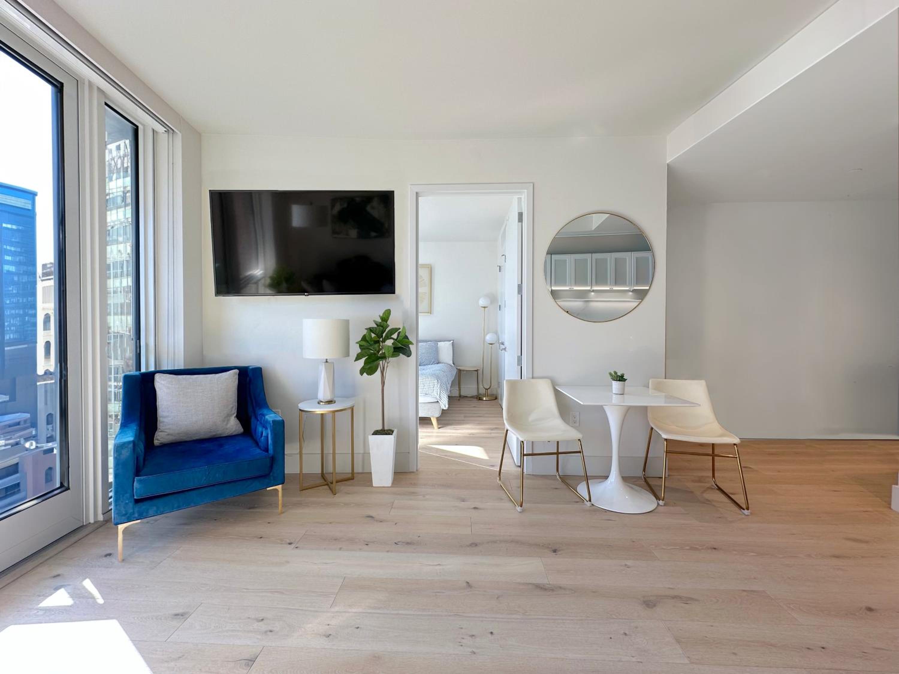 Large 1 Bedroom - Private Balcony - Luxury Building - Manhattan