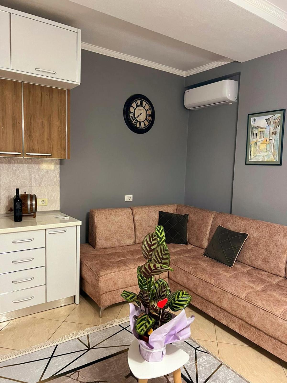 Contemporary & Cozy Apartment Berat
