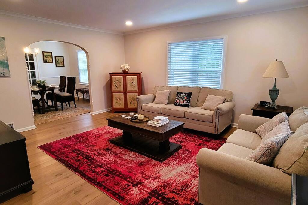 Rockford Vacations - Your home away from home - Property Image 1