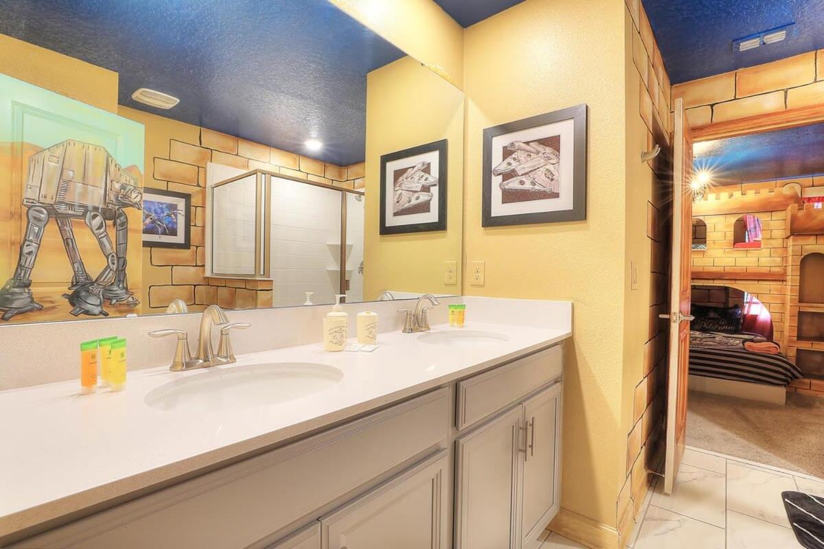 Indulge in Luxe 10BR Villa Pool-Spa-LazyRiver-Waterpark view 5