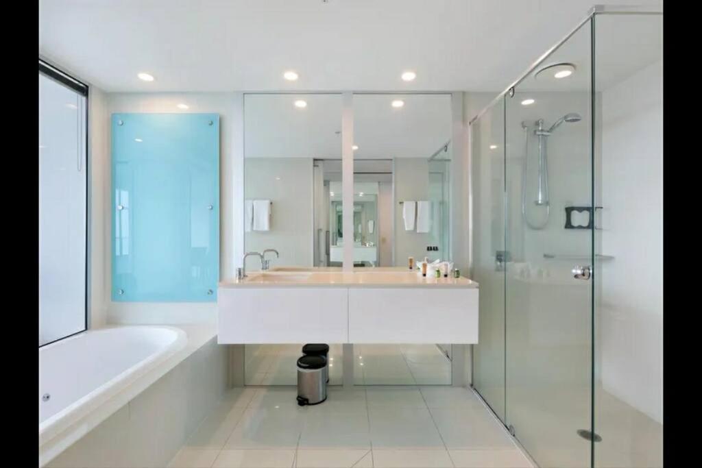 Level 36 Skyline View Lux Private Apartment - 2BR 1B 1C