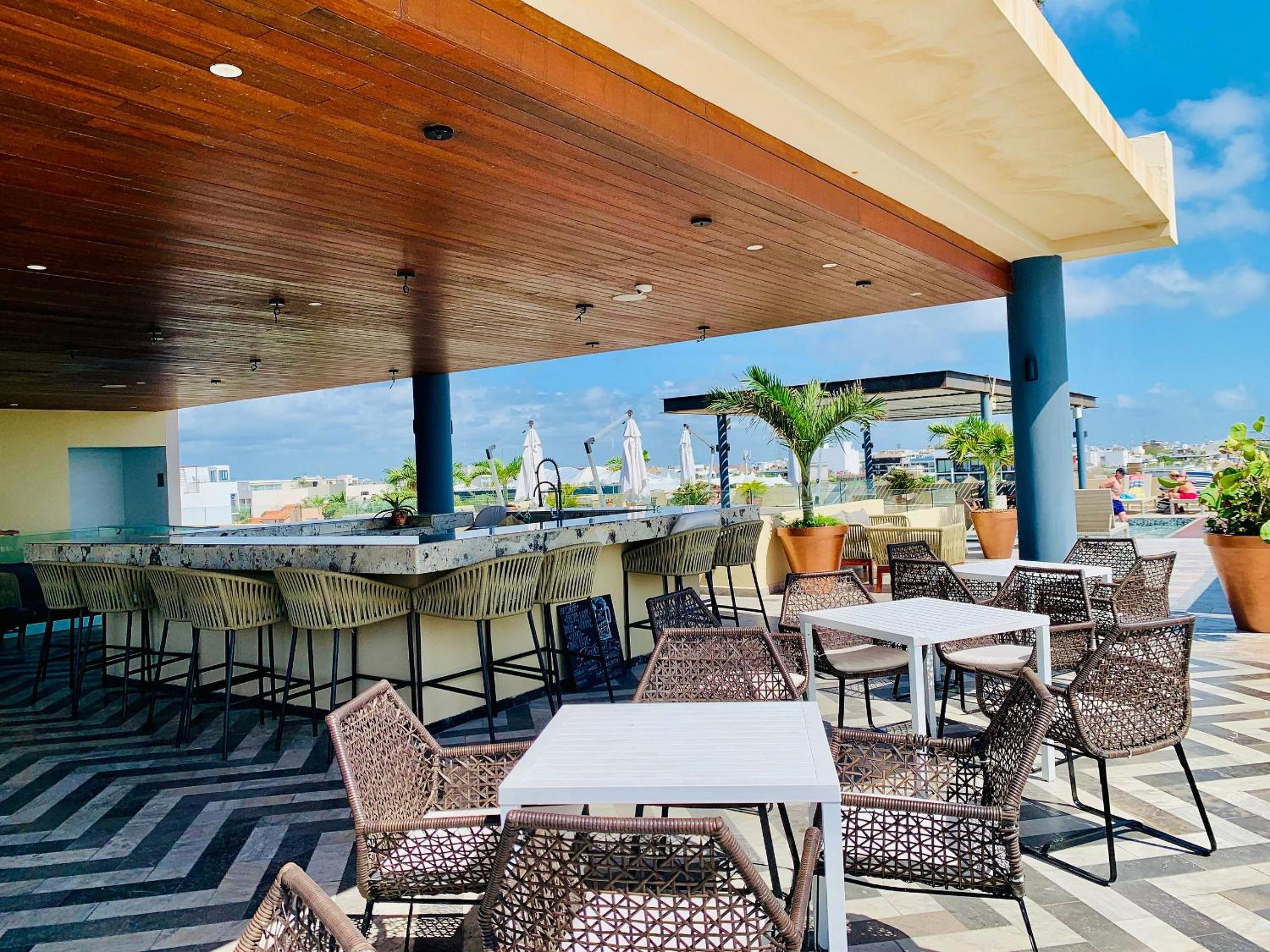 1 block from beach 2BR pool ocean view view 2