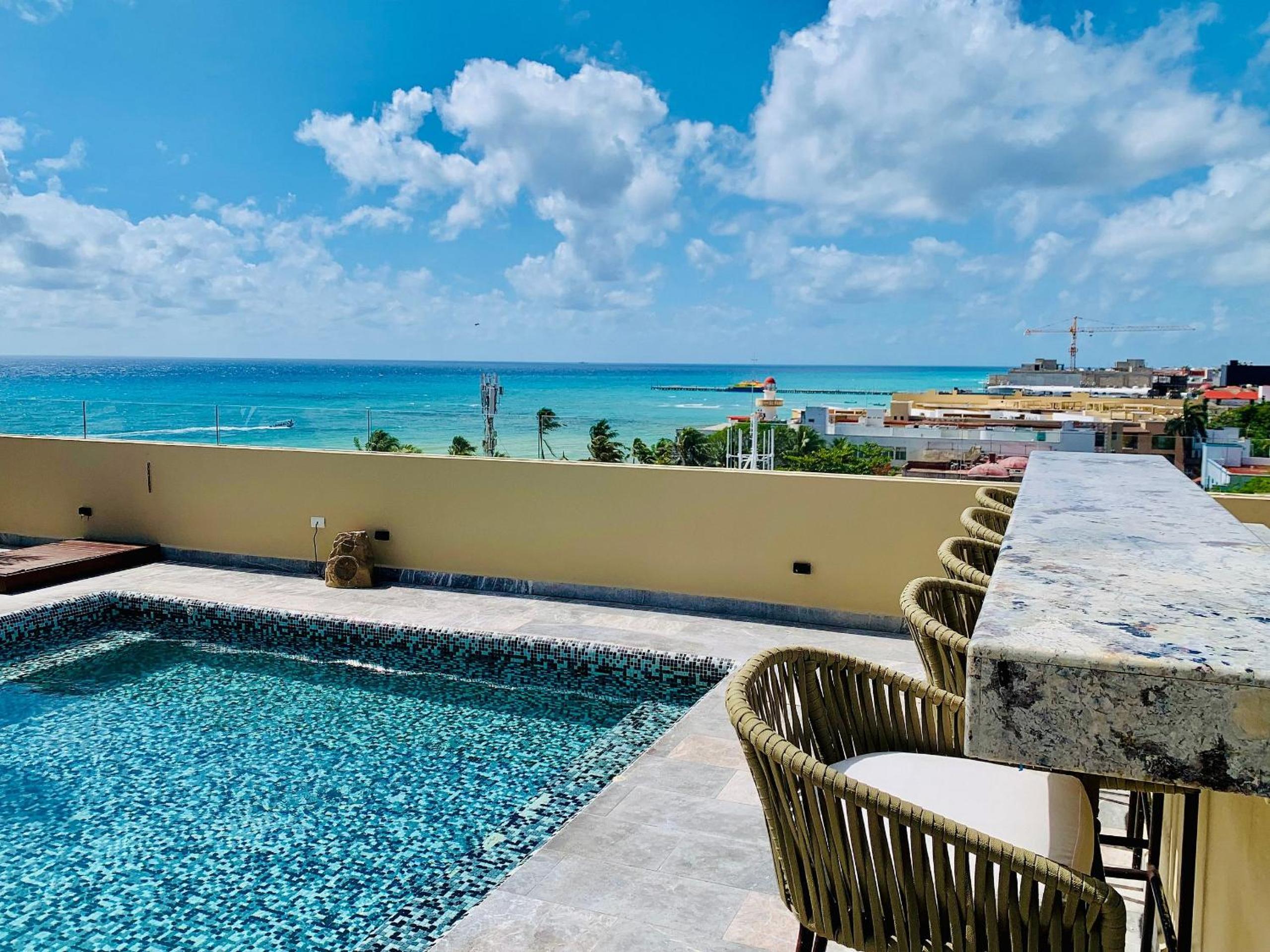 1 block from beach 2BR pool ocean view view 3