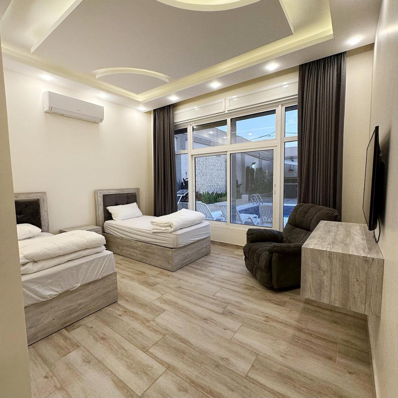 Waves Chalet view 4