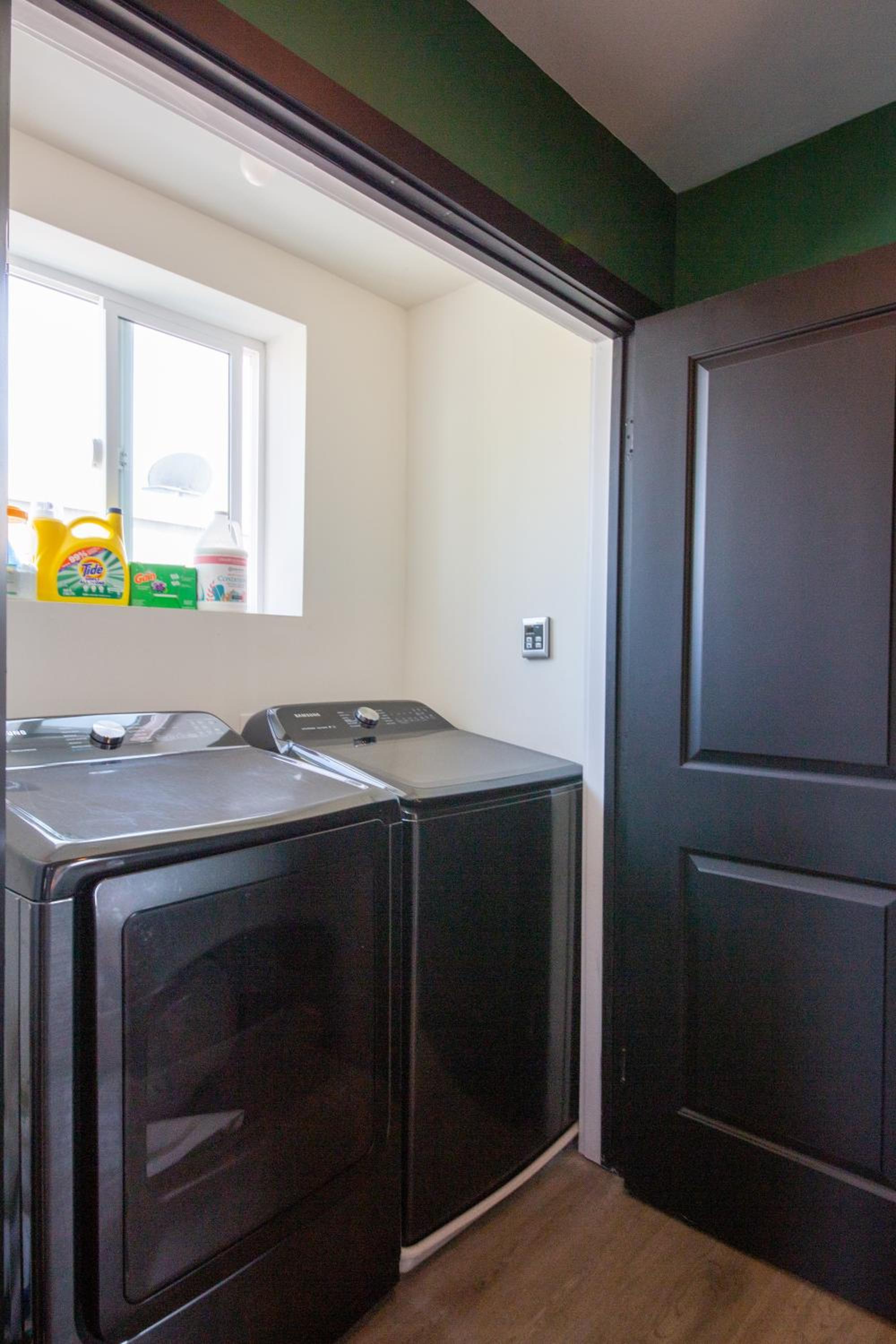 Spacious Luxury Villas in the heart of LA! Free parking and Jacuzzi