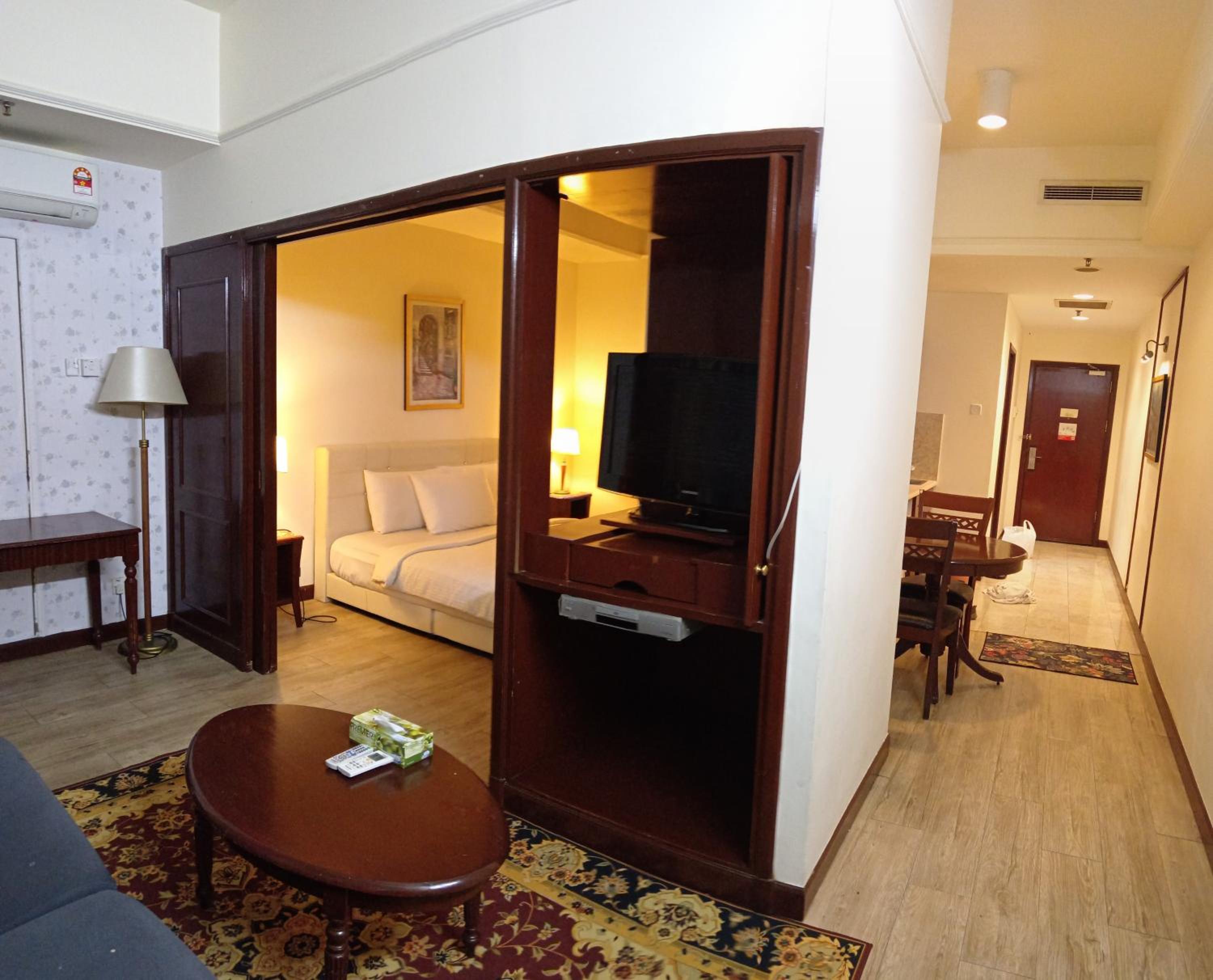 NS Golden Suites at Times Square