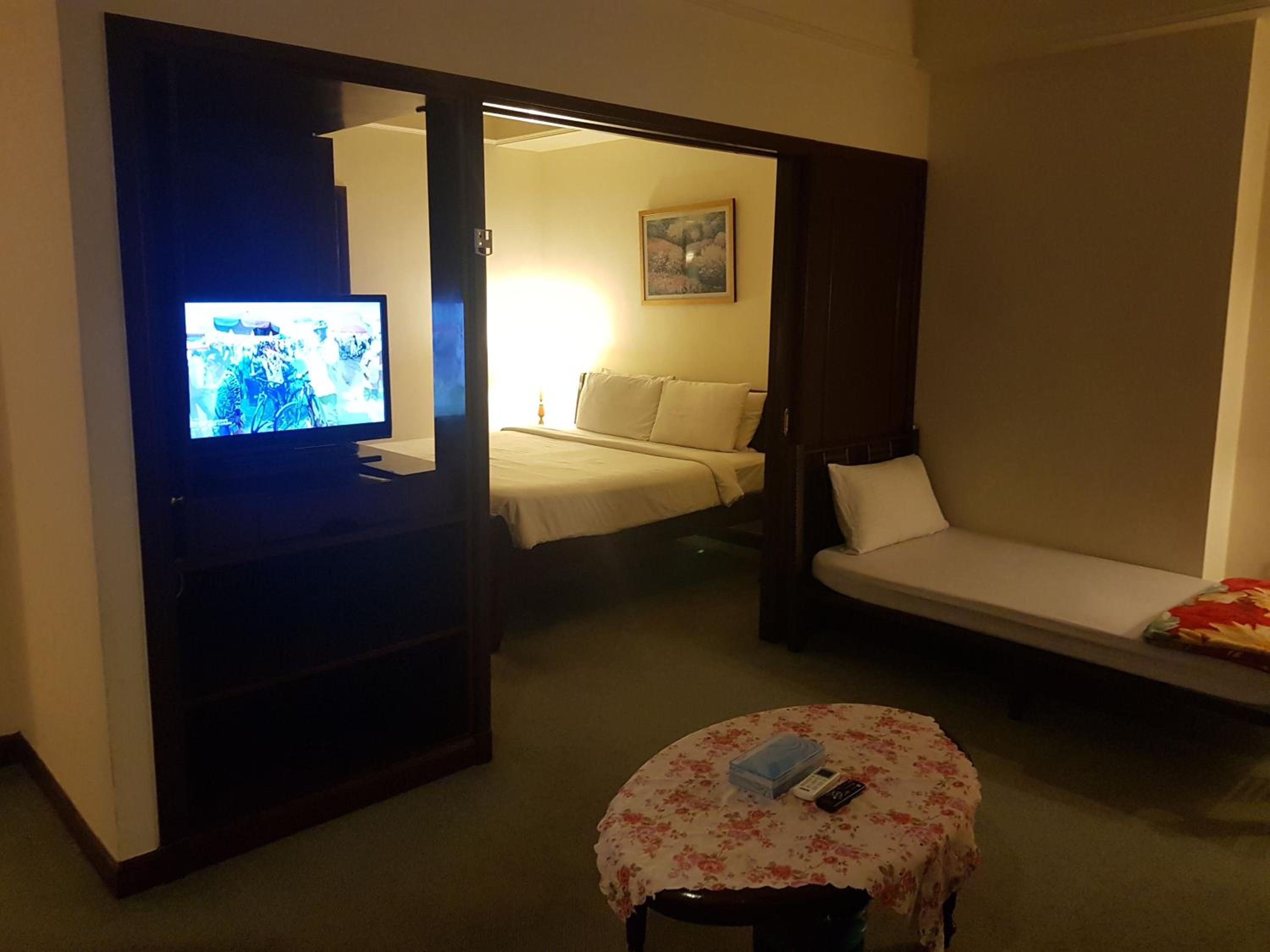 NS Golden Suites at Times Square