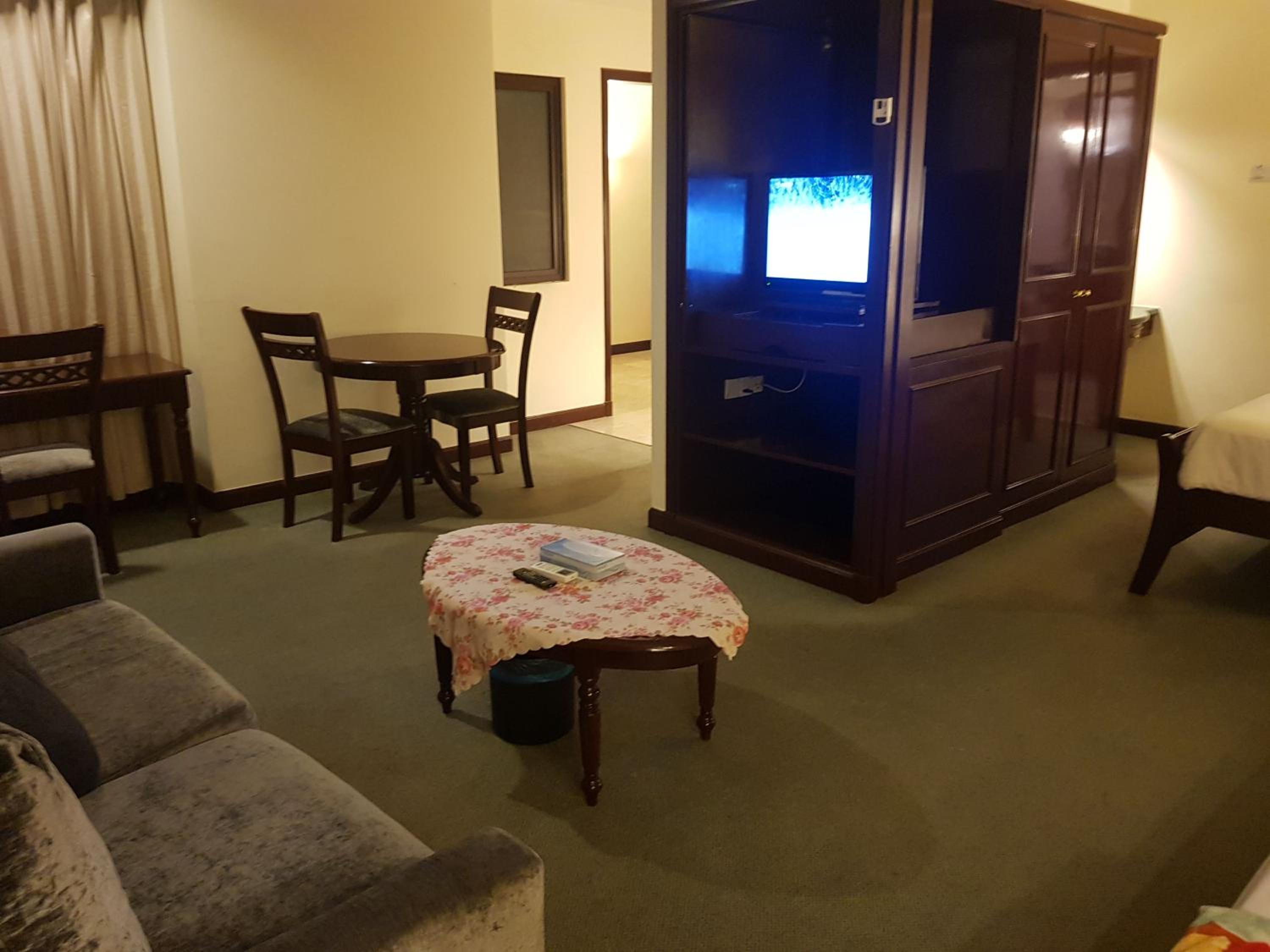 NS Golden Suites at Times Square