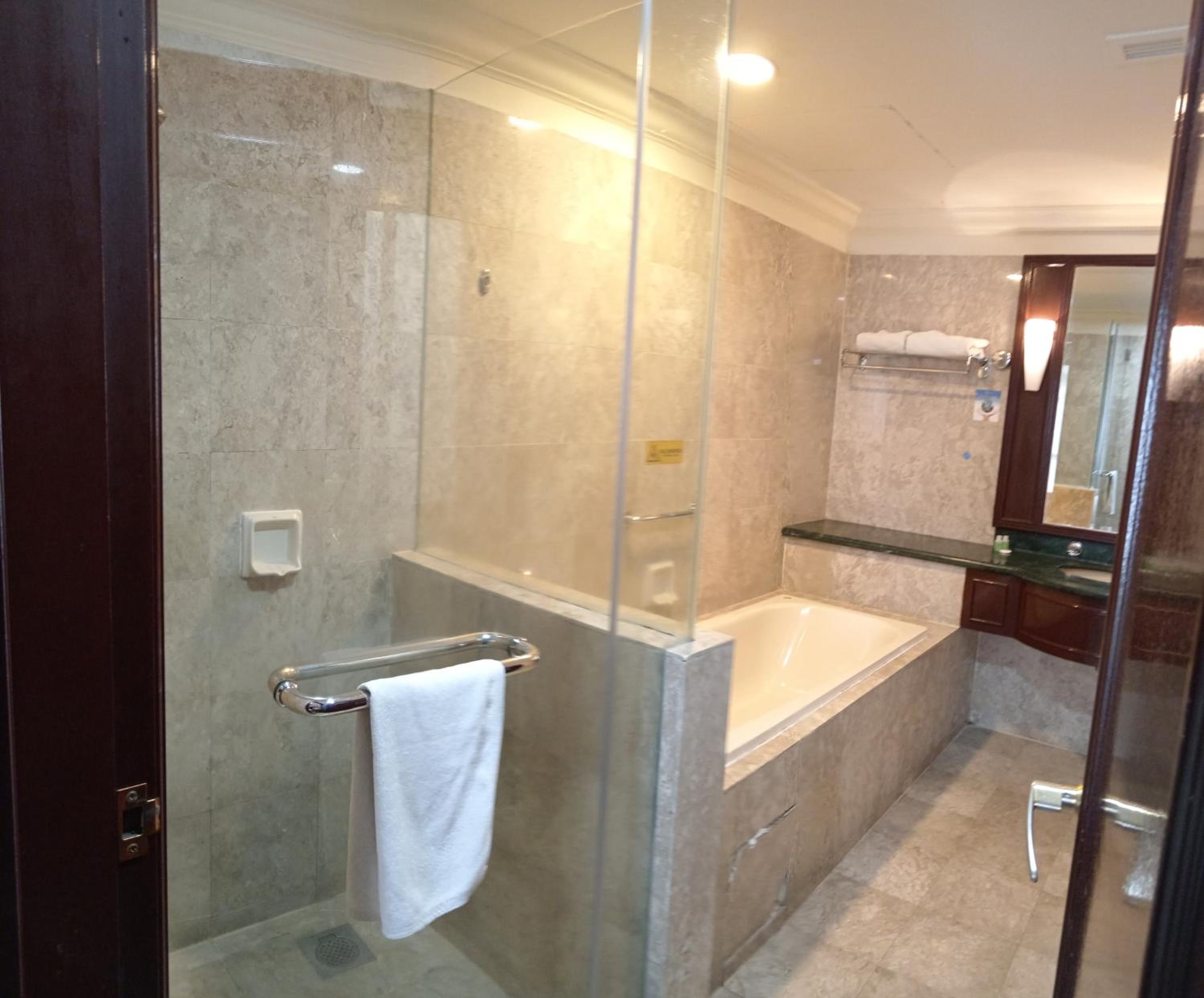 NS Golden Suites at Times Square