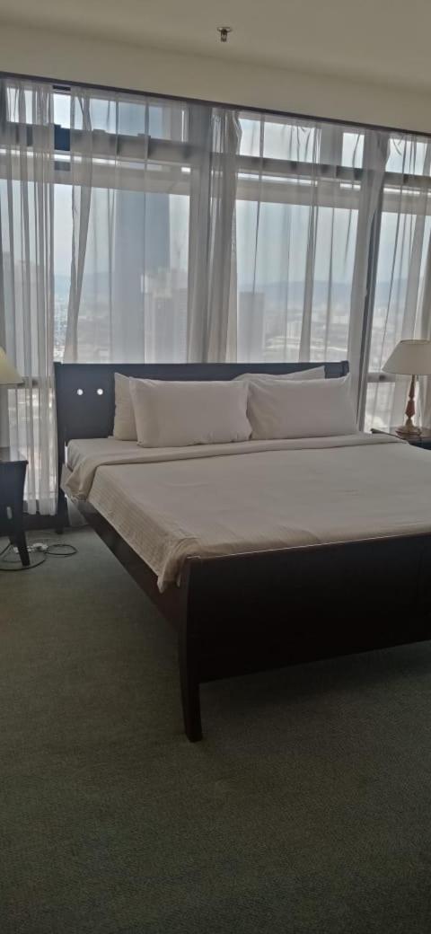 NS Golden Suites at Times Square