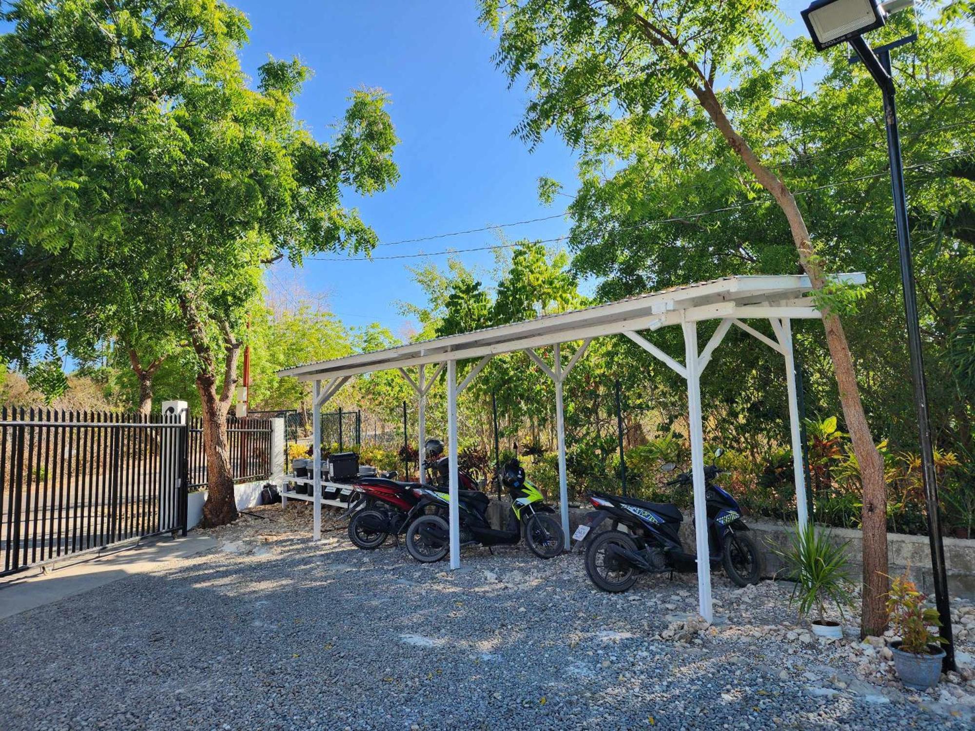 LazyCoconuts Lofts & Studios Room Rentals view 2
