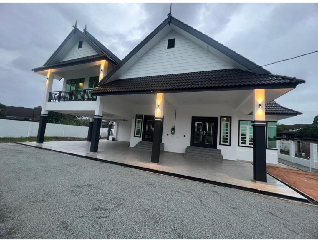 Teratak Beringin 8 Bedrooms With Pool photo 1