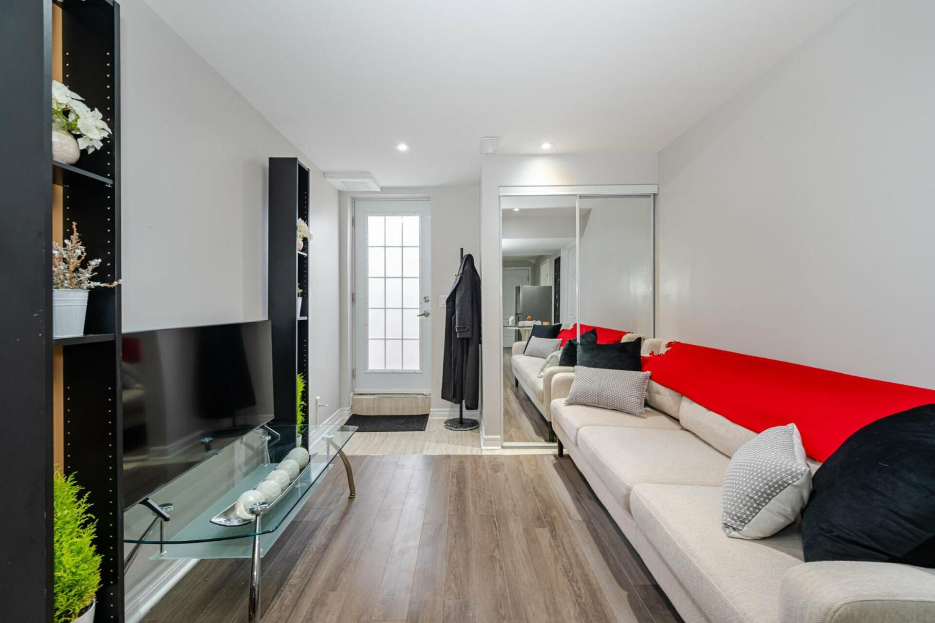 Lovely Cozy Apartment - Image 4