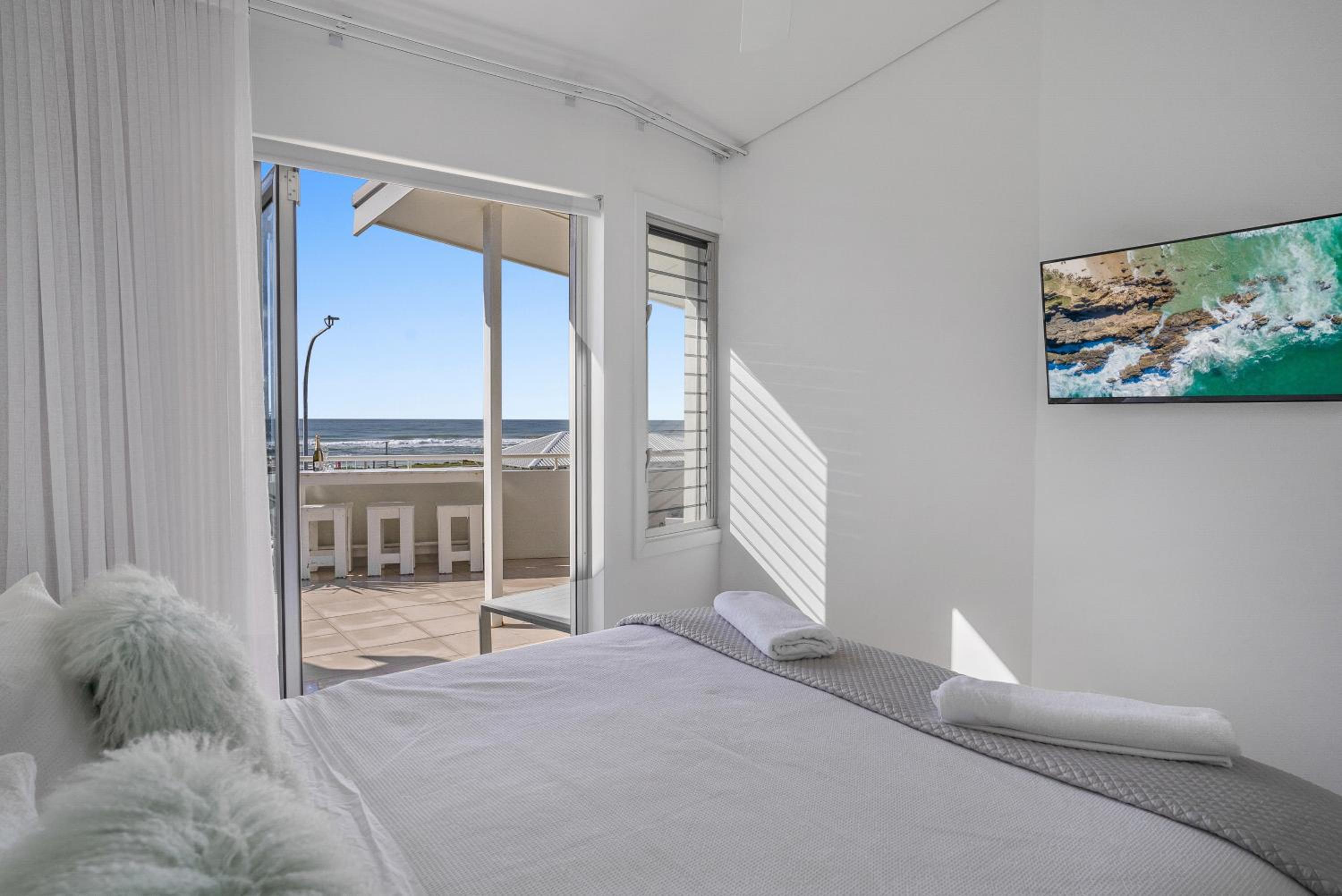 Lennox Head Waves Beachfront Penthouse