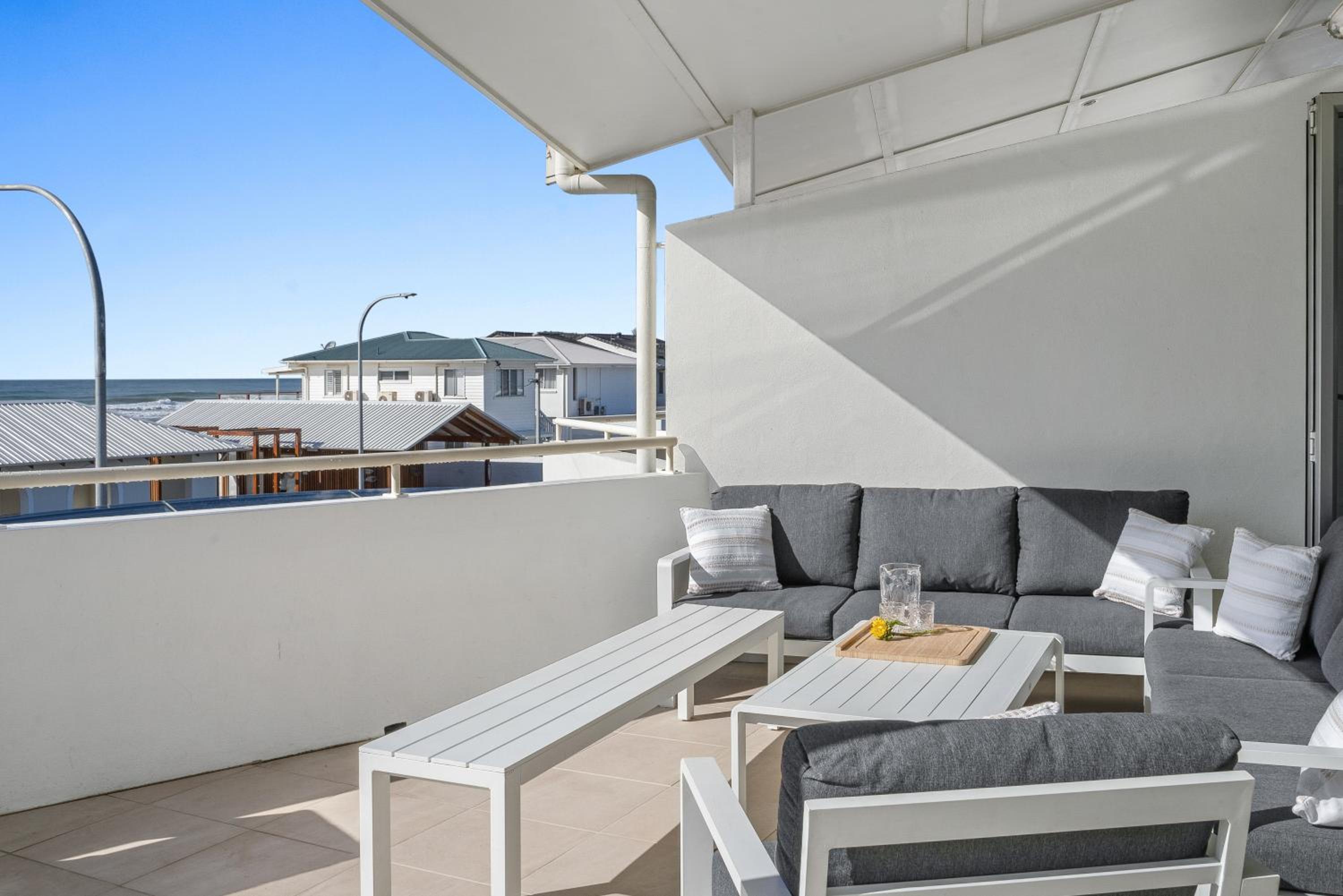 Lennox Head Waves Beachfront Penthouse