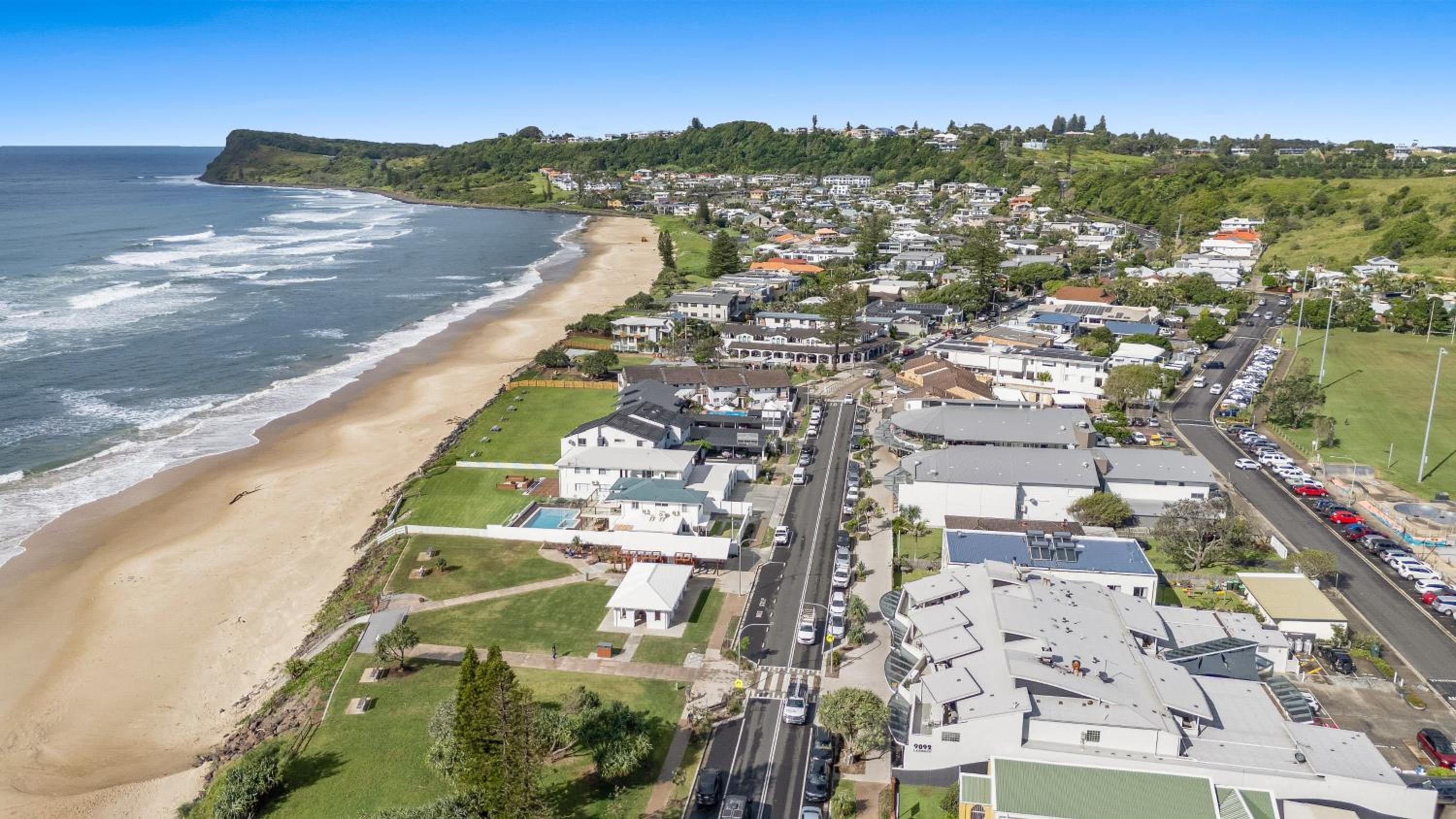 Lennox Head Waves Beachfront Penthouse