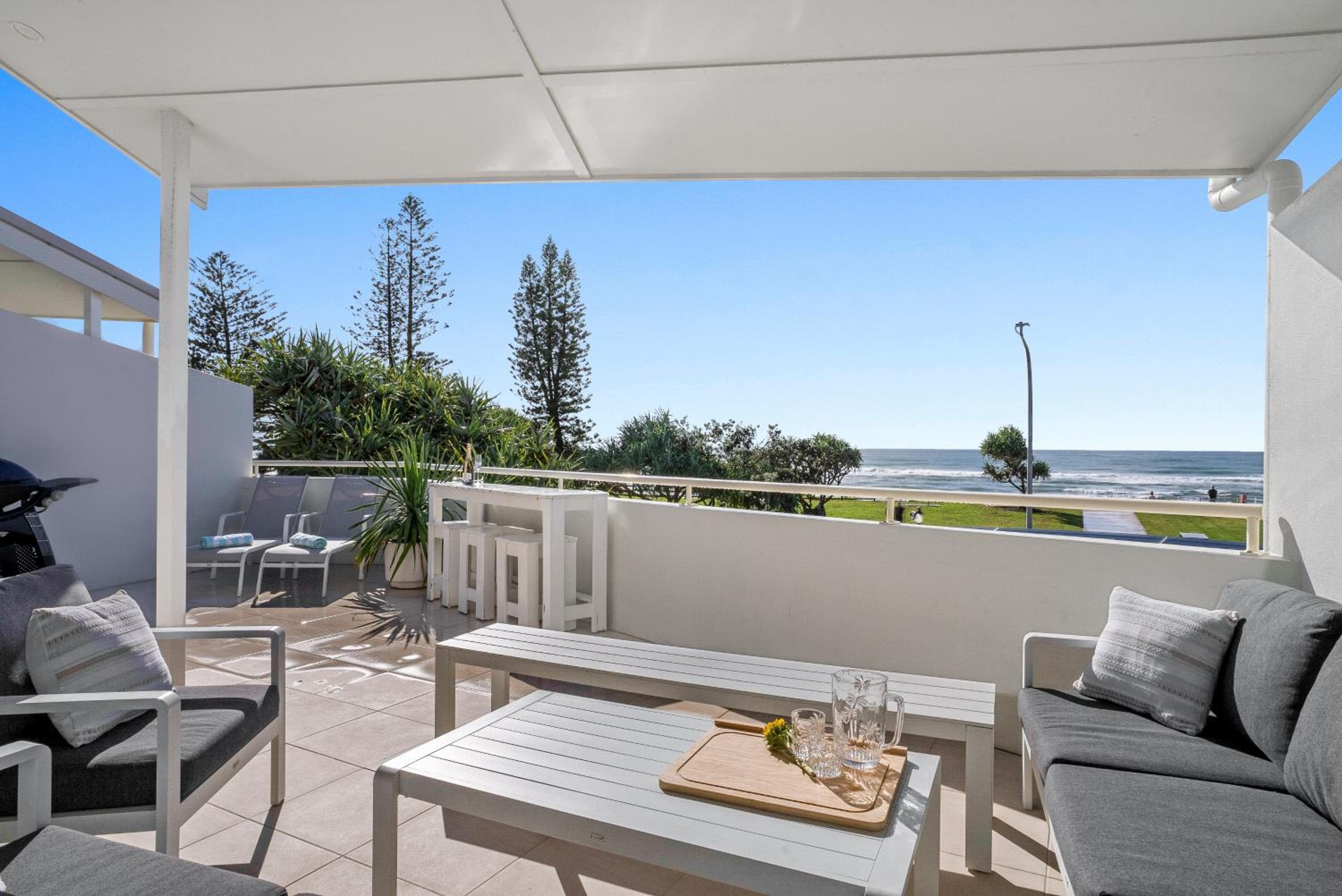 Lennox Head Waves Beachfront Penthouse