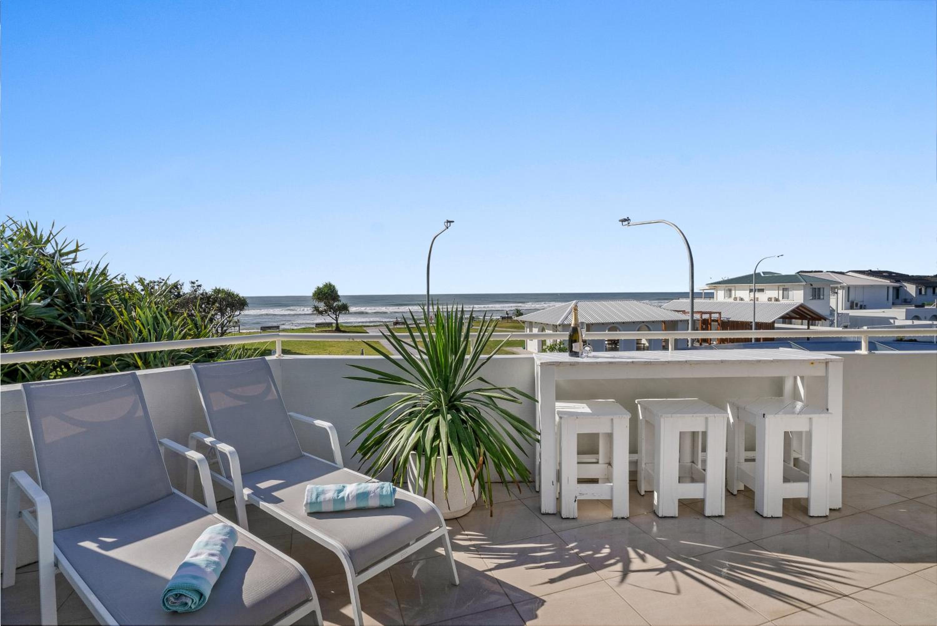 Lennox Head Waves Beachfront Penthouse