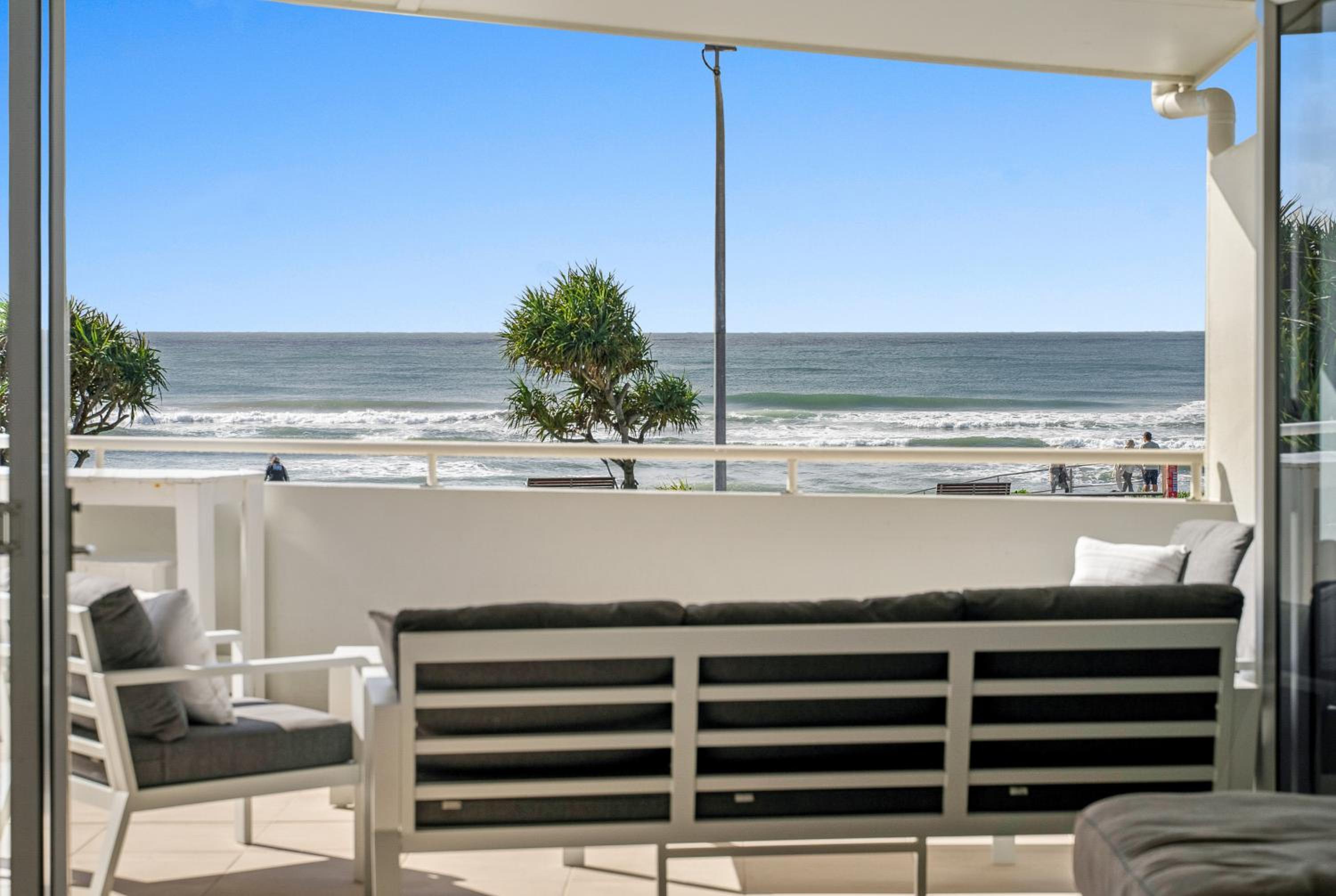 Lennox Head Waves Beachfront Penthouse