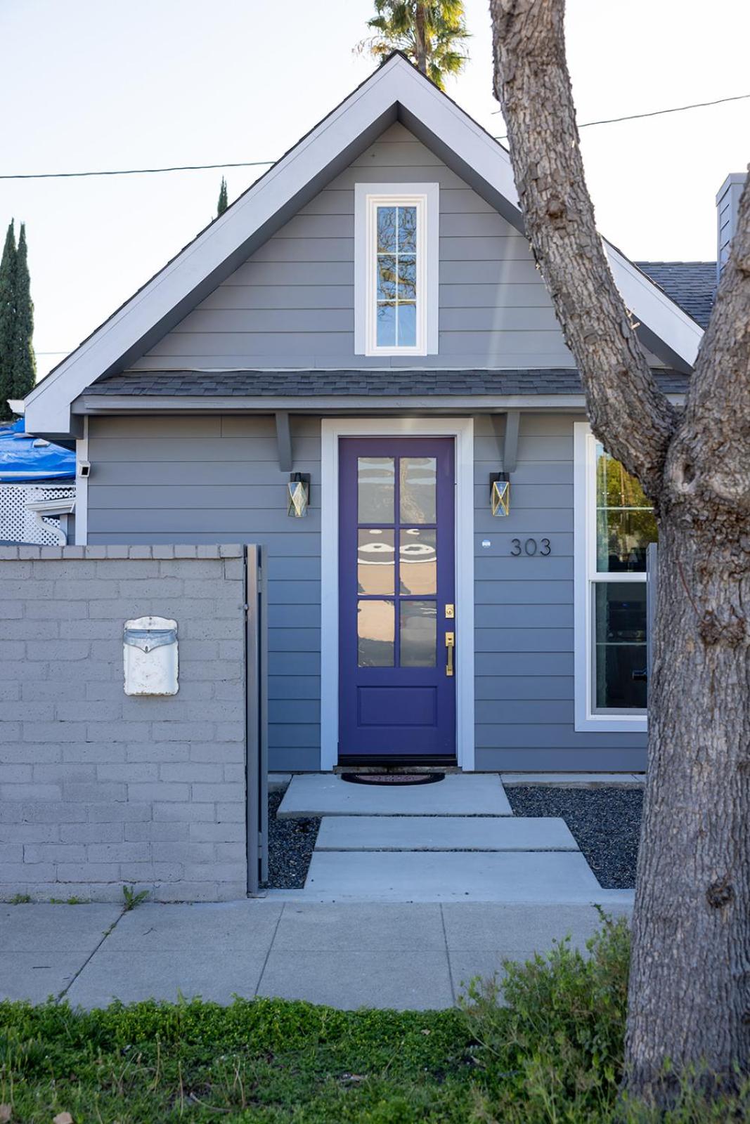 Hollywood Family Nest in Burbank, Steps to Studios!