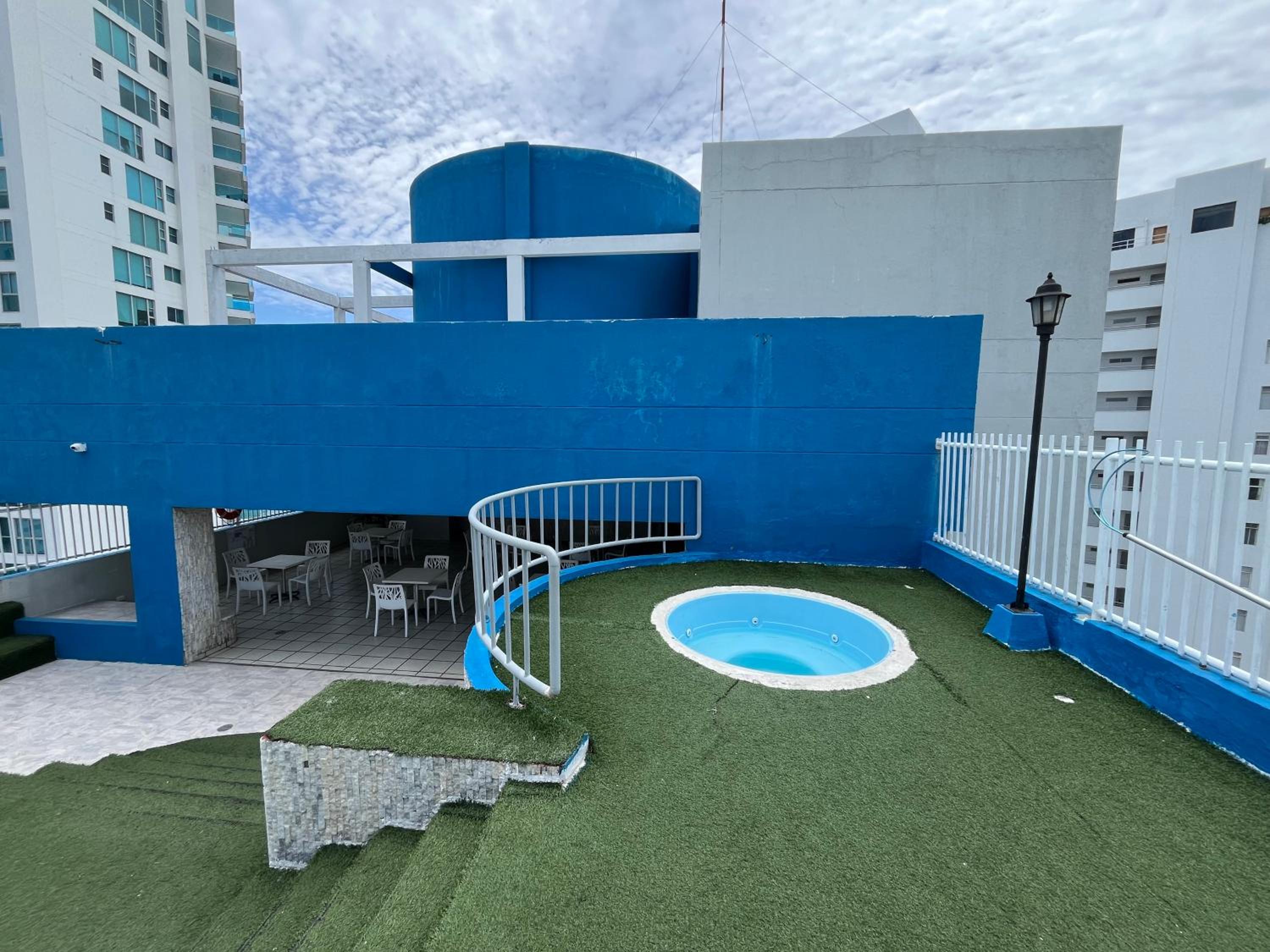 Frente al mar, Boca grande APT1105