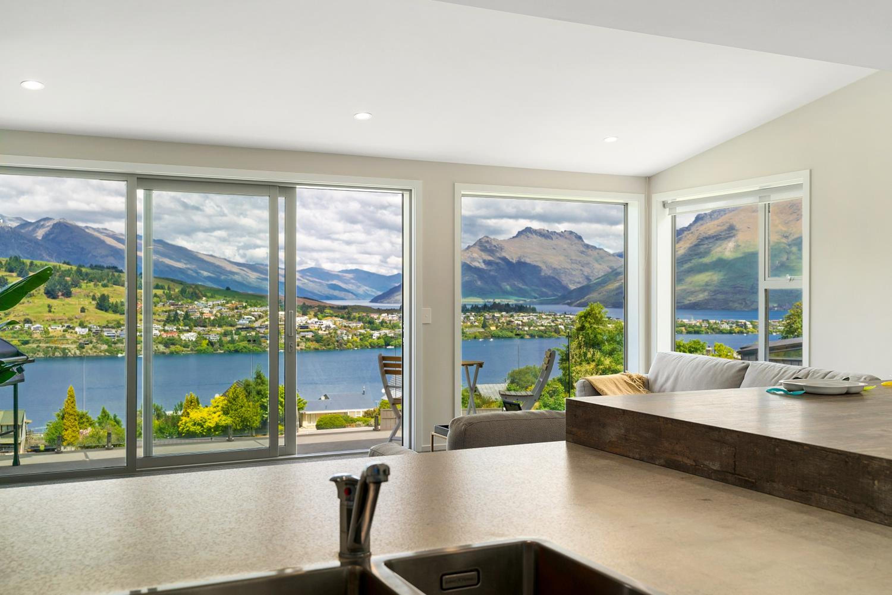 Alpine Retreat - Panoramic Views view 5