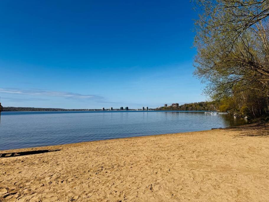 Shanty Bay Waterfront Gateway