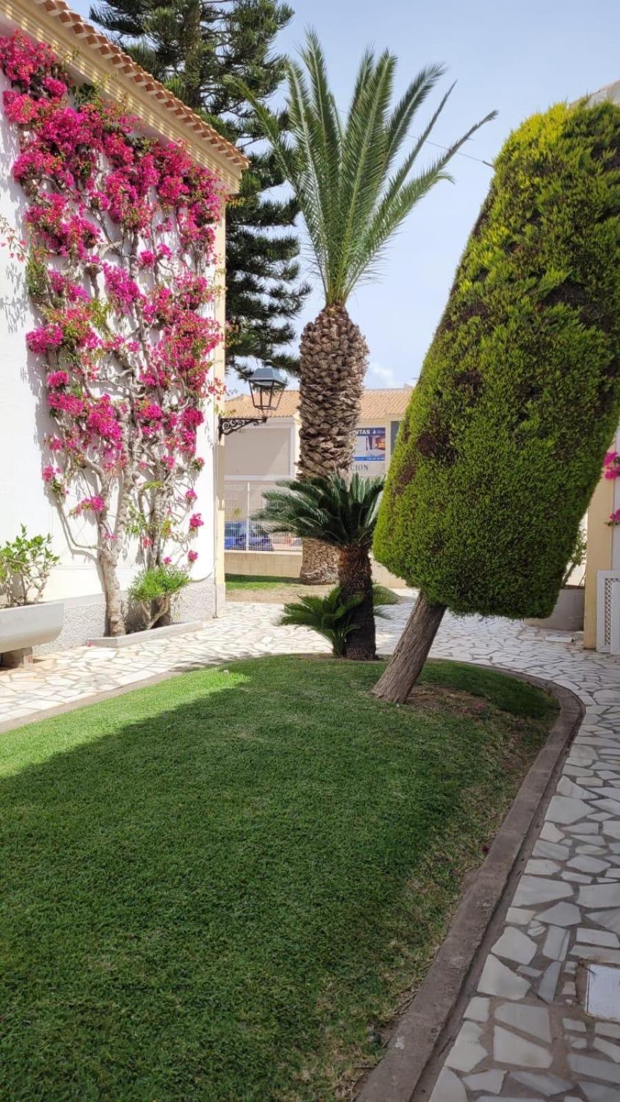 Apartamento Alhambra Vera Costa con piscina abierta todo el año
