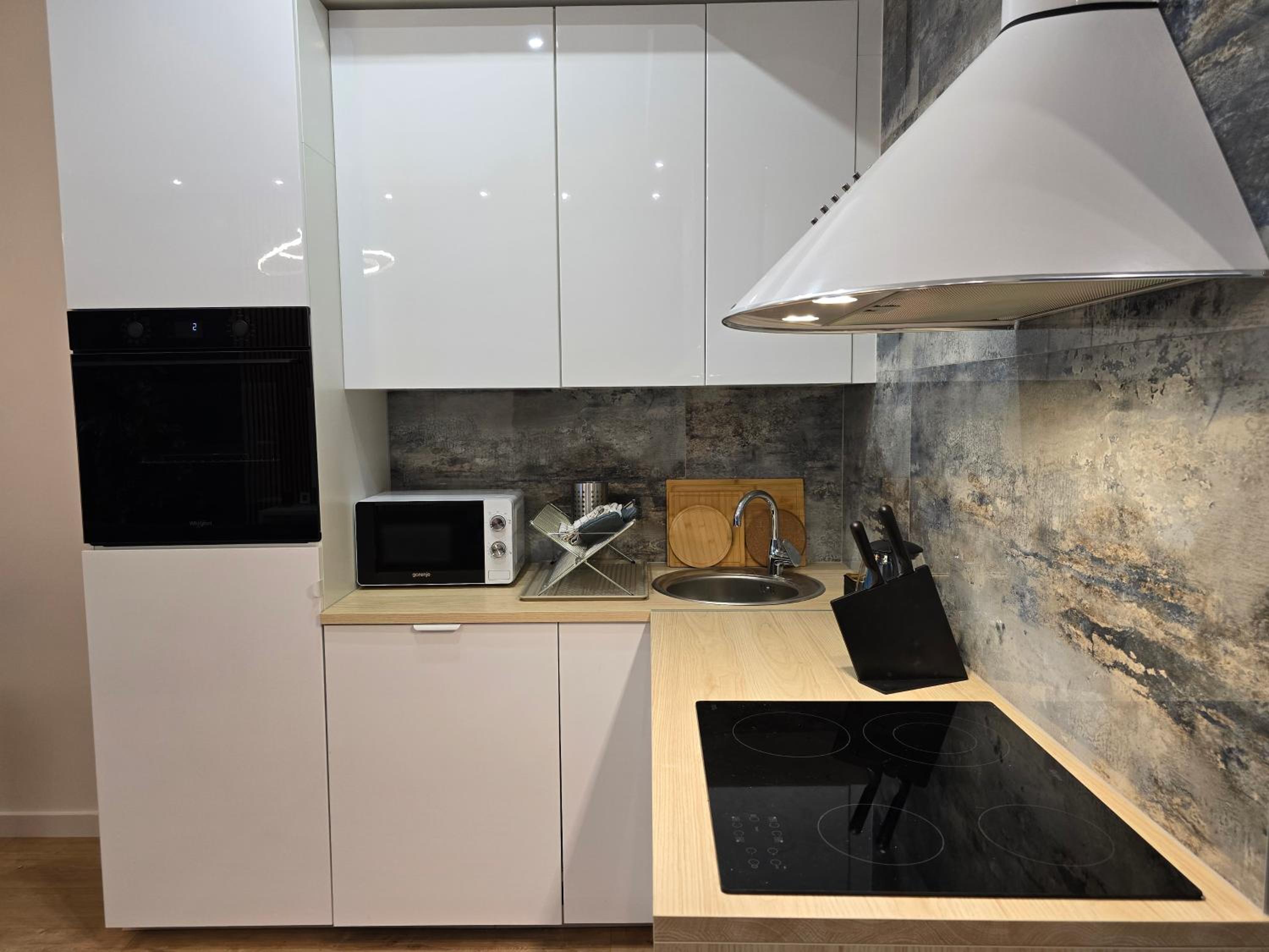 Cozy Haven Budapest- Quiet Family Apartment with AC and Smart Tv view 4