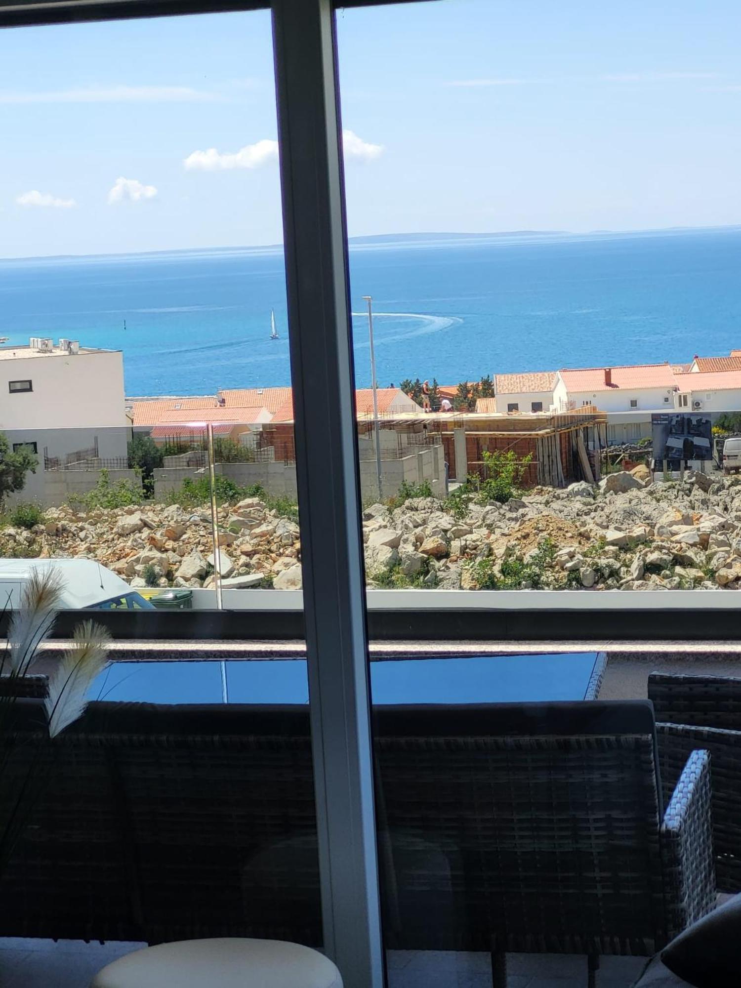 Wohnung mit wunderschönen Meer- und Bergen- Aussicht