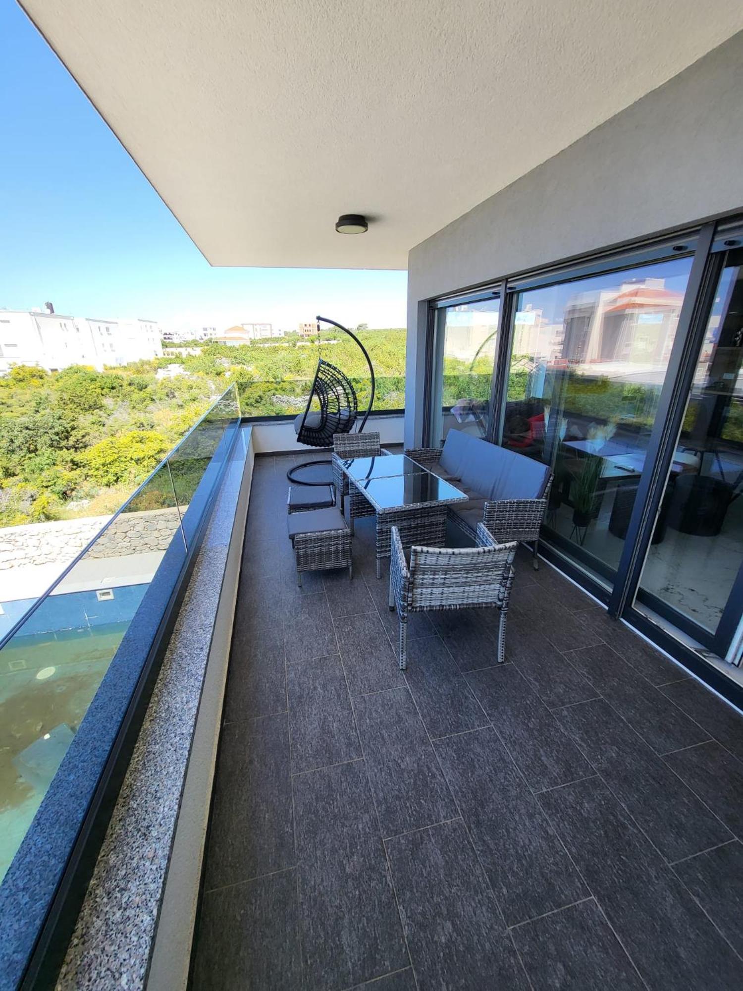 Wohnung mit wunderschönen Meer- und Bergen- Aussicht