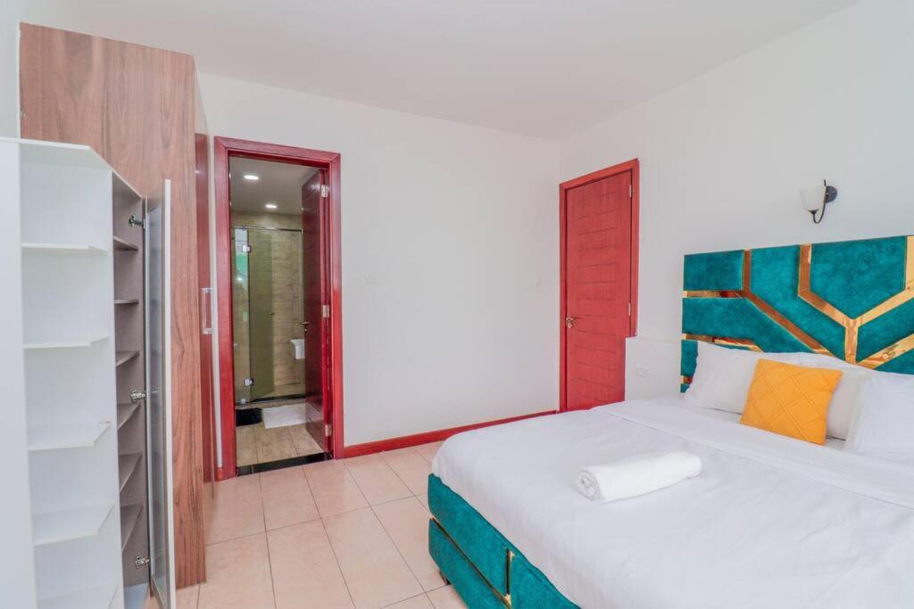 Luxury 2 BDRM all ensuite Apt in Kilimani with balcony views view 3